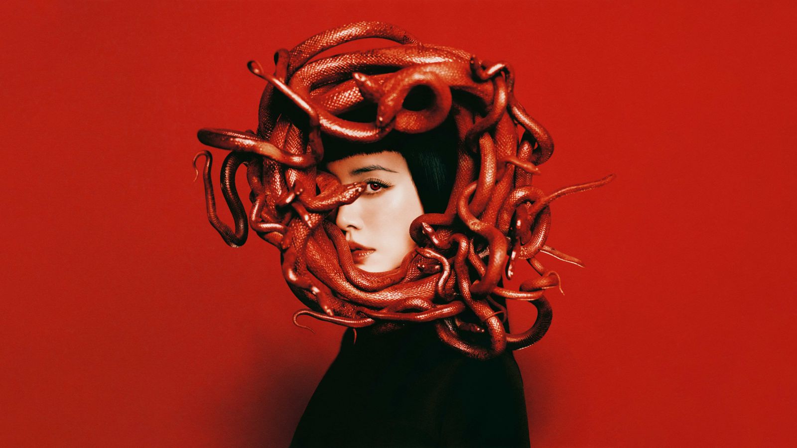 蔡依林重磅回歸！「頭頂赤蛇纏繞」驚人主視覺曝光