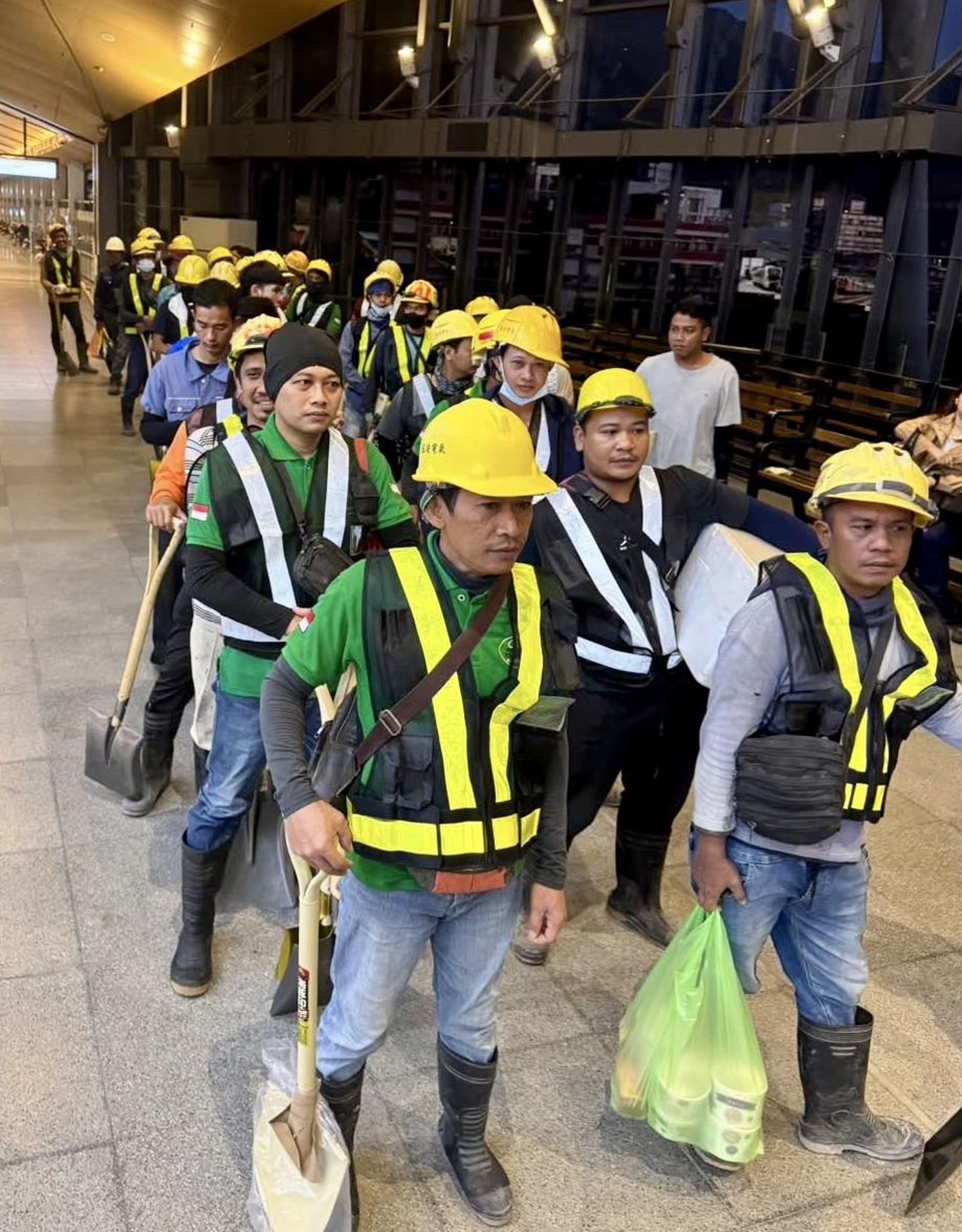 20250928印尼超人也組團前往協助災區復原。圖／翻攝自臉書