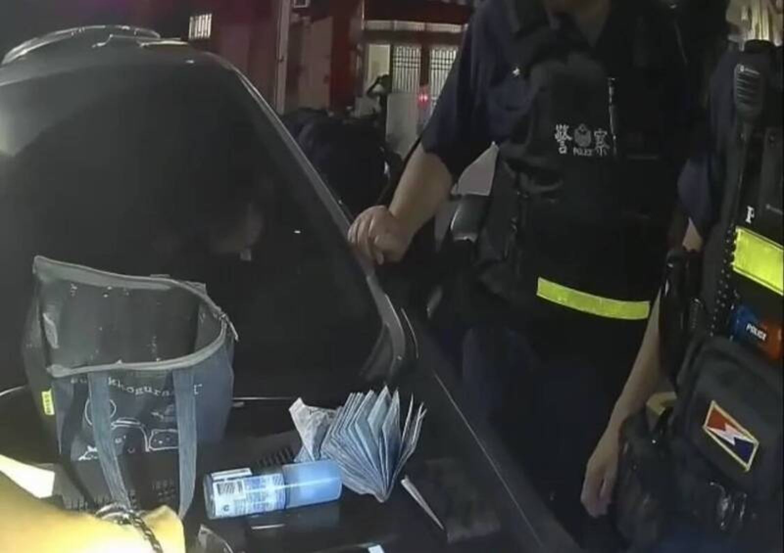 打錯方向燈被查扣毒品、手指虎　警方依槍砲、毒品罪究辦