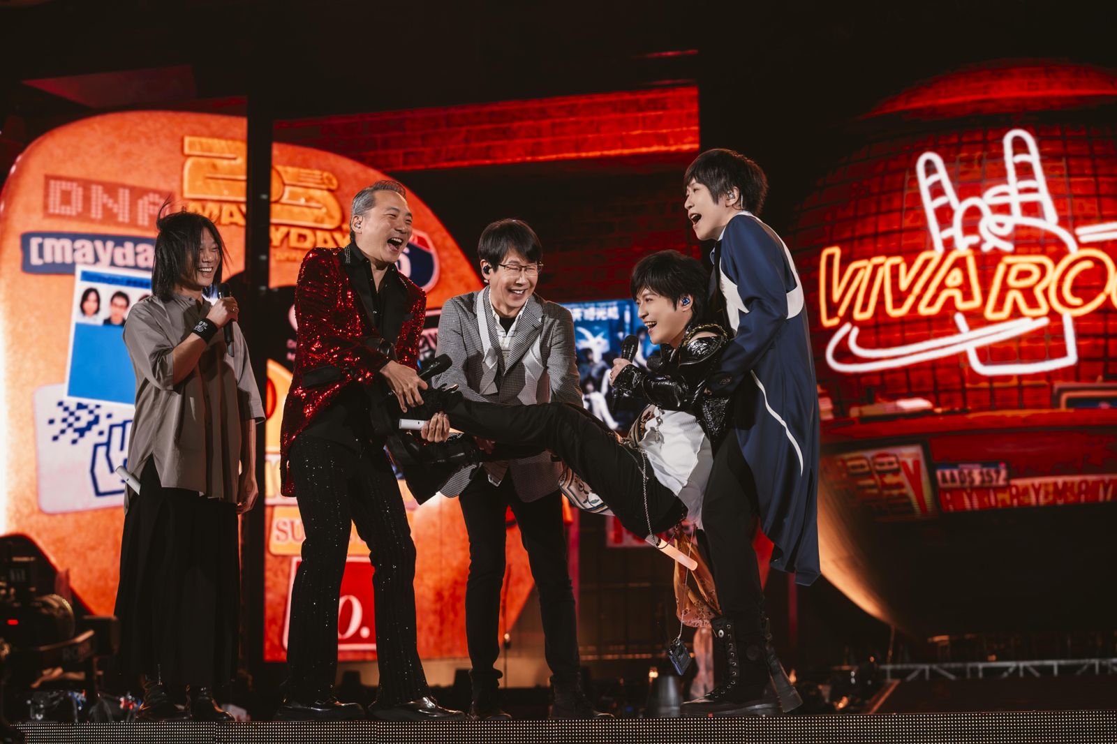 五月天近日在上海體育場開唱。相信音樂提供