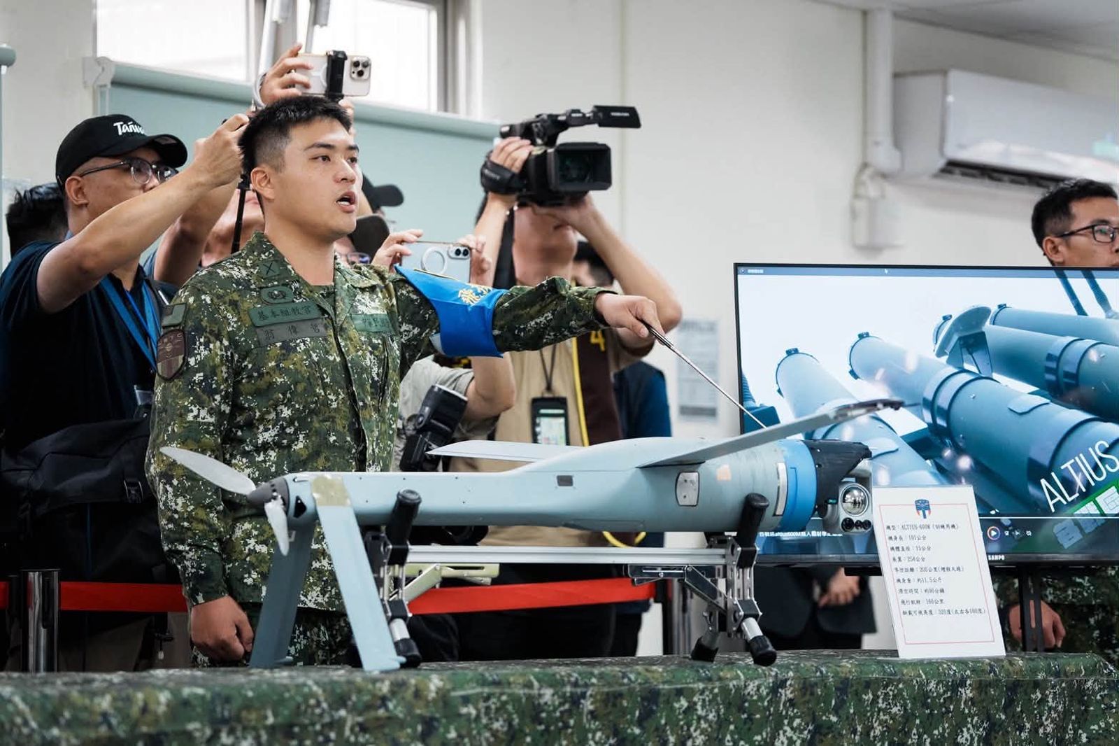 台灣應該增加軍購,加強自我防衛意識,這是不言而喻的。圖/翻攝國防部發言人臉書