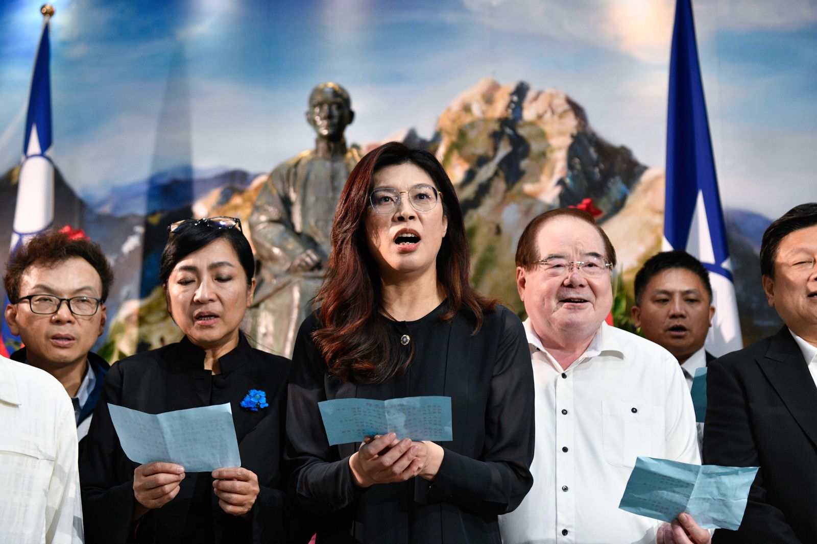 首度與柯志恩同台 鄭麗文:支持柯志恩就是支持和平、拚經濟