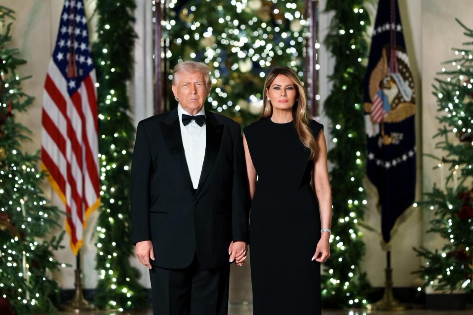 川普接聽聖誕熱線「向孩童推銷煤炭」：確保壞聖誕老人不會滲透美國