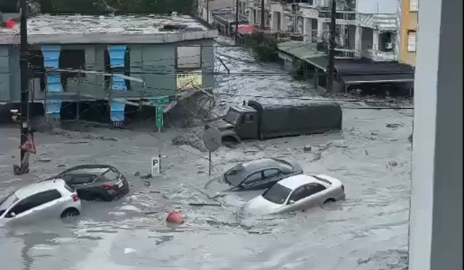 花蓮馬太鞍溪堰塞湖溢流！光復鄉市區全淹沒　水深至少一層樓...恐怖畫面曝