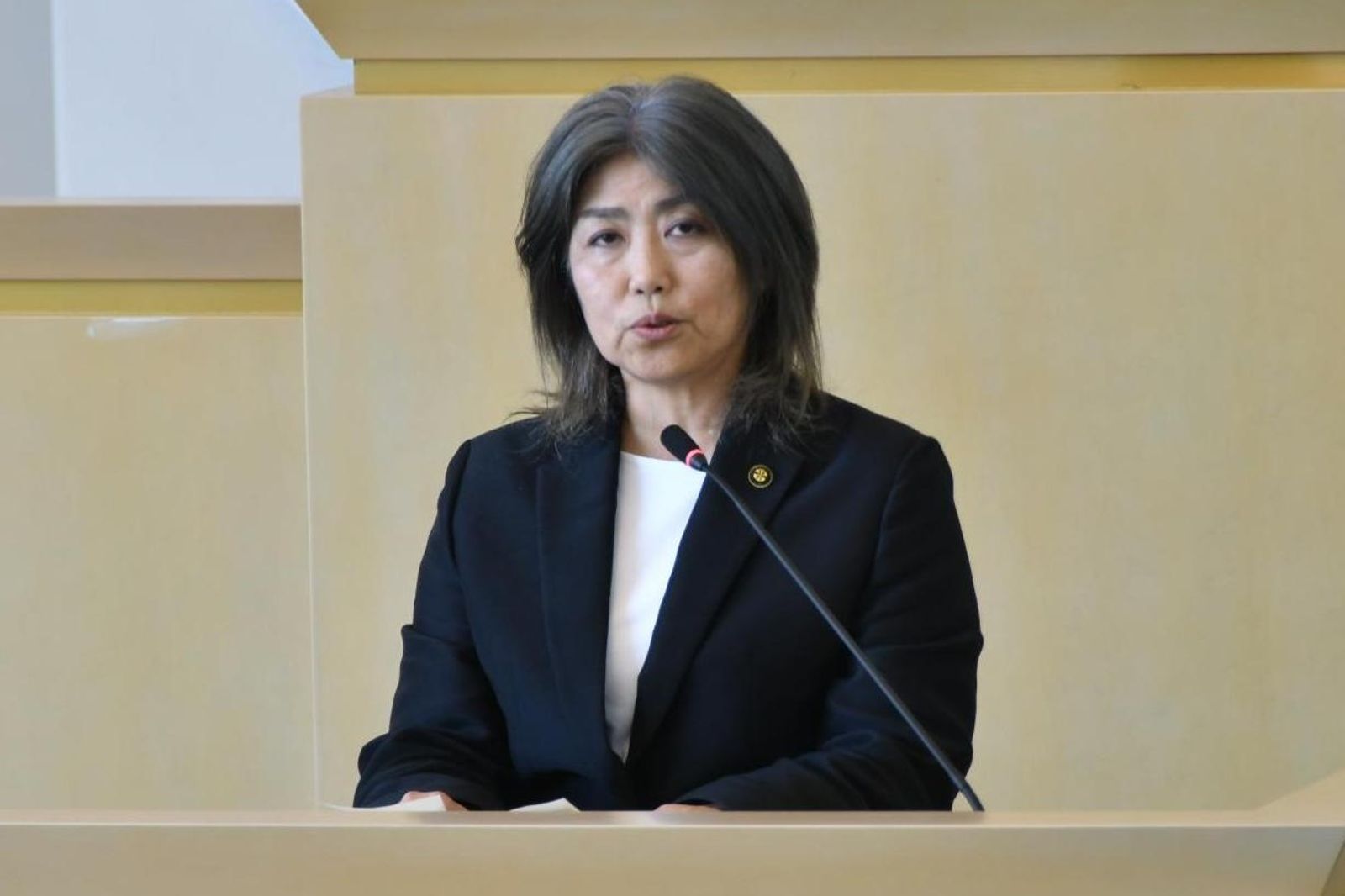 日本伊東市長遭指控才發現「自己大學沒畢業」！認在學時常翹課、不知大學讀幾年