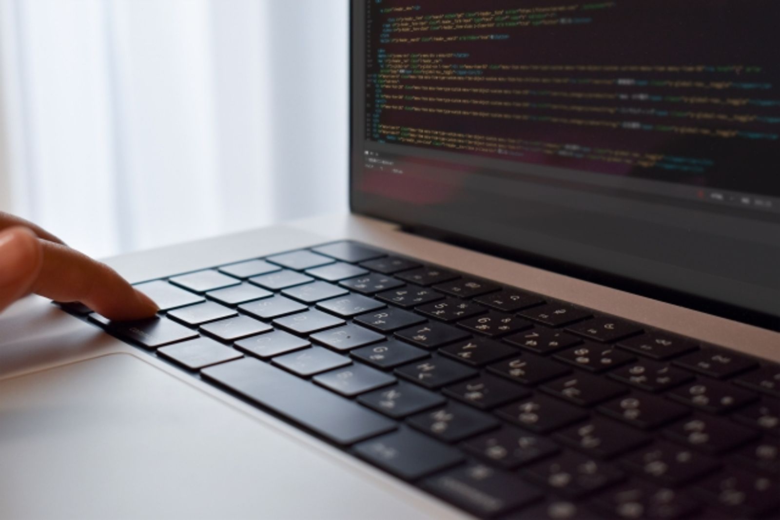 人工智慧說謊、抗拒關機!研究:「AI」發展出求生本能