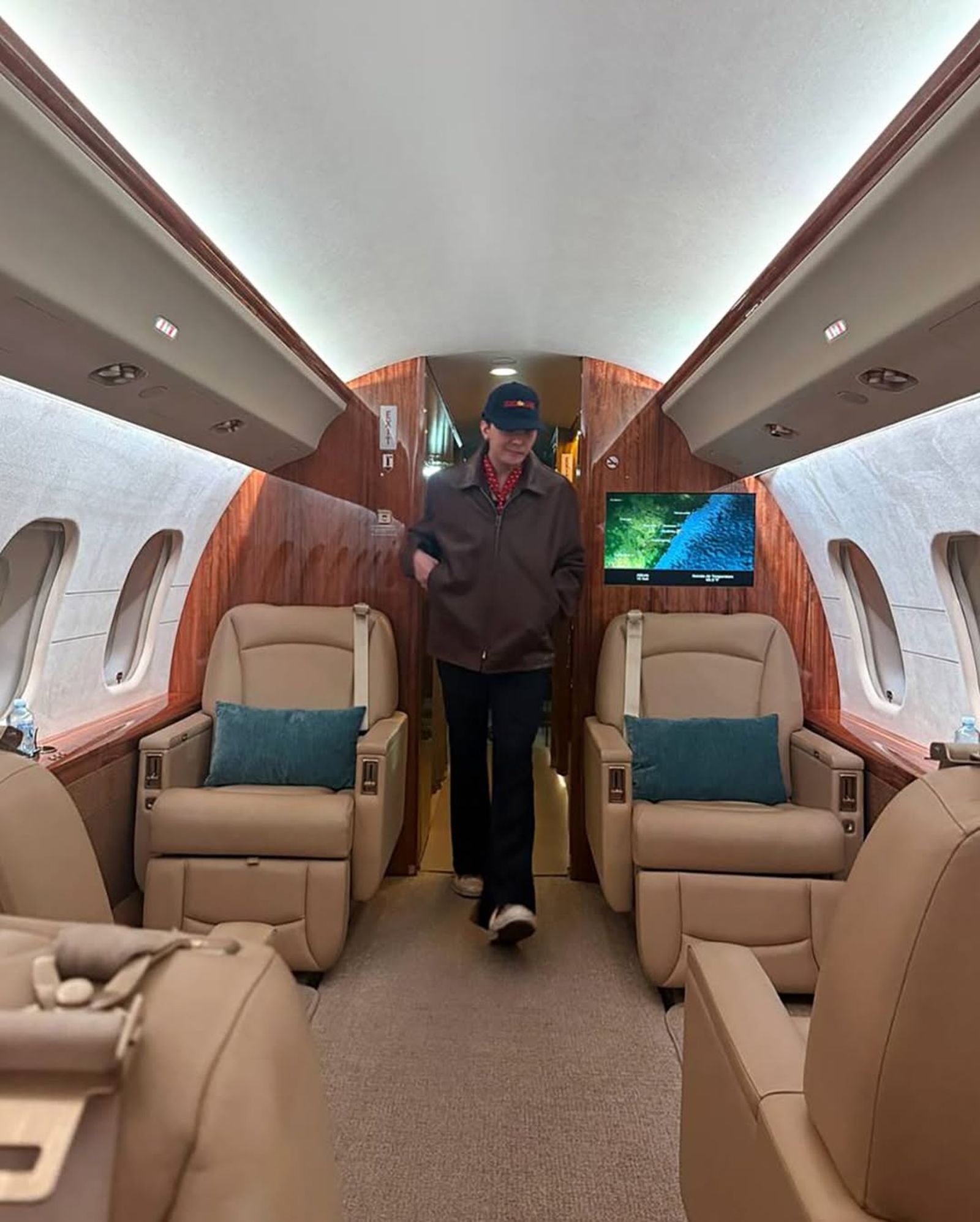 GD七月初在澳洲開唱，難得公開他的私人飛機內裝。翻攝IG@8lo8lo8lowme