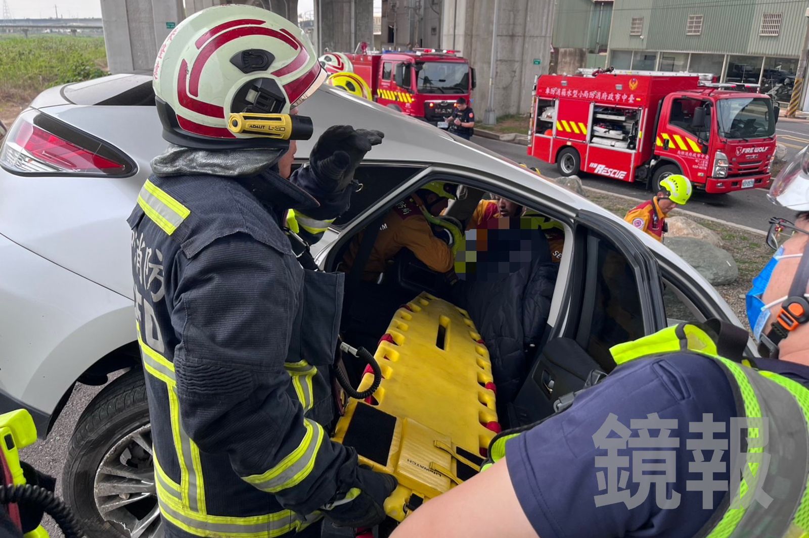 台中男突失控猛撞分隔島！　男困車內救出OHCA上葉克膜搶命　警：恐與「這原因」有關