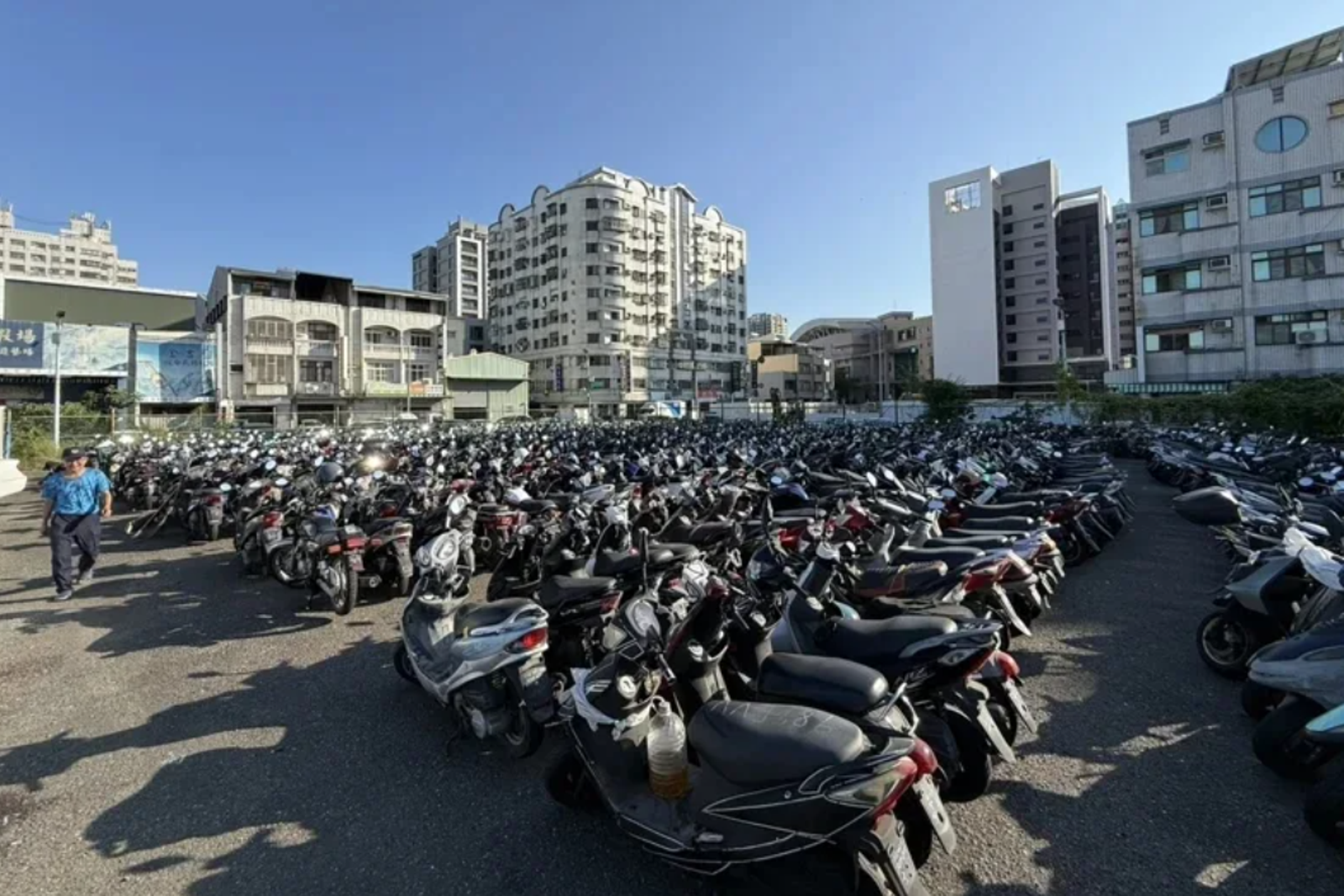 台南拖吊場大爆炸!機車「超塞7倍」溢流派出所 毒駕沒收新制恐沒地放