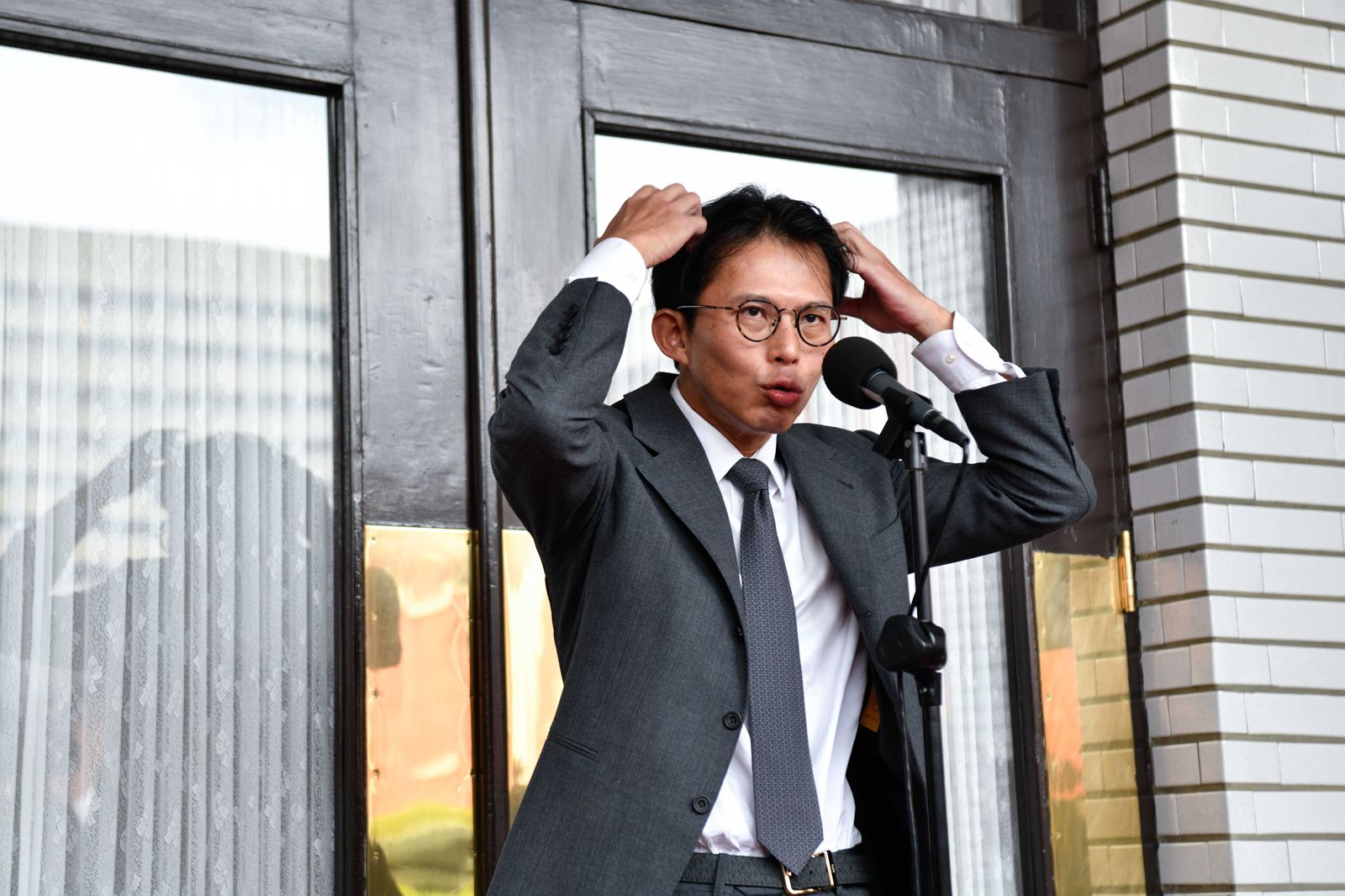 黃國昌──理直時直球對決，理虧時轉移焦點