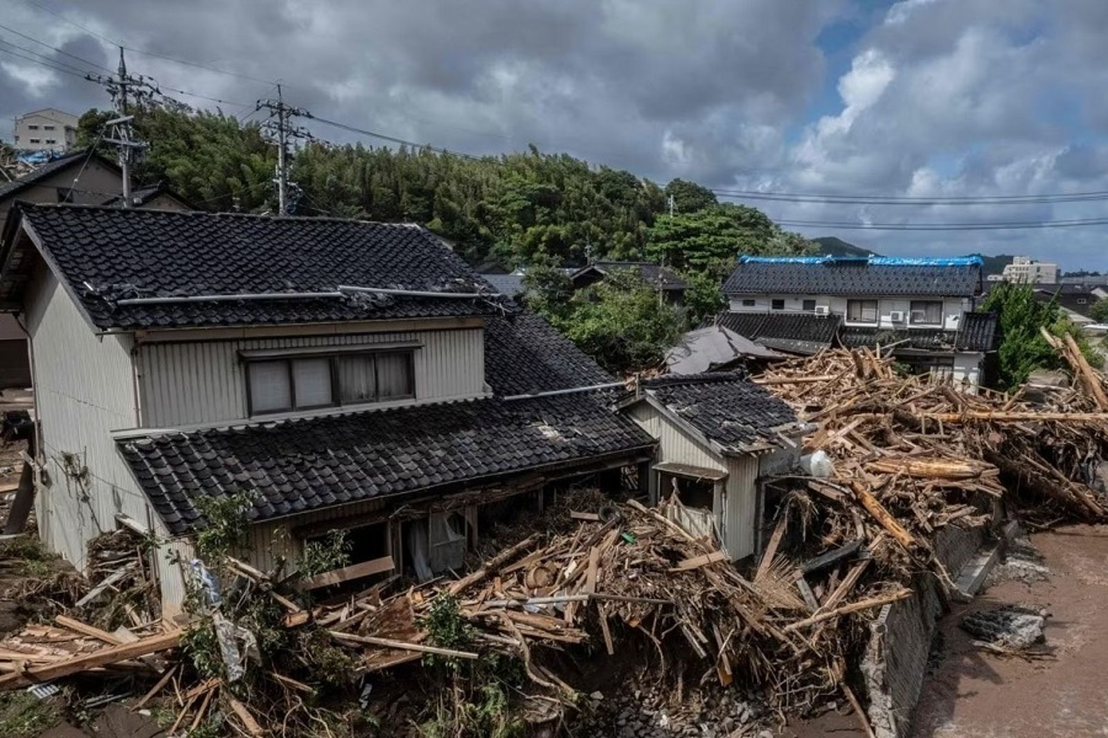 鹿兒島南部群島11天狂震逾800次　氣象局：真的太多！日政府繃緊神經開會