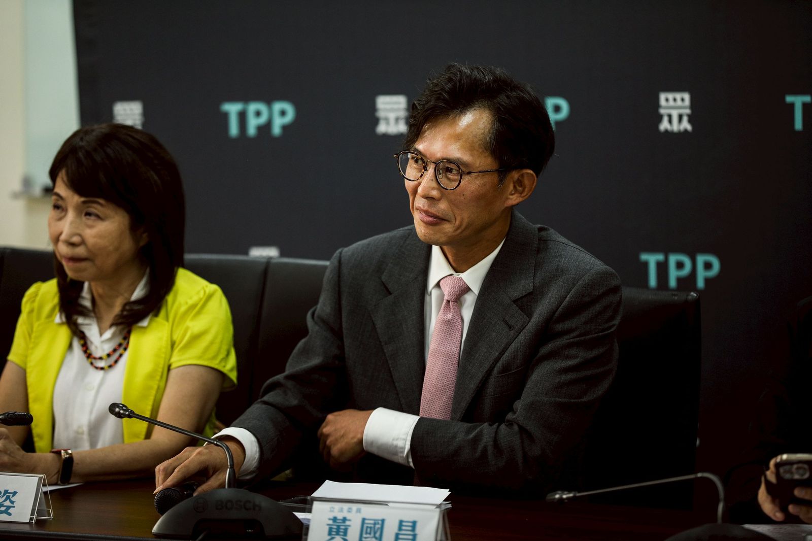  臭不可聞黃國昌！義工駭客淪政治打手　知情人士爆料「假揭弊人設」