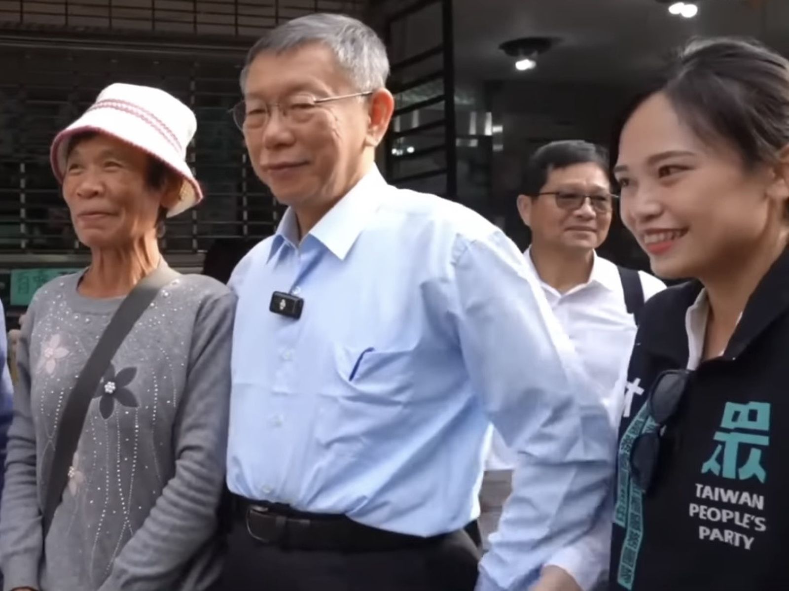 疑遭柯文哲「架拐子」影片瘋傳惹議　白營女議員參選人發聲了