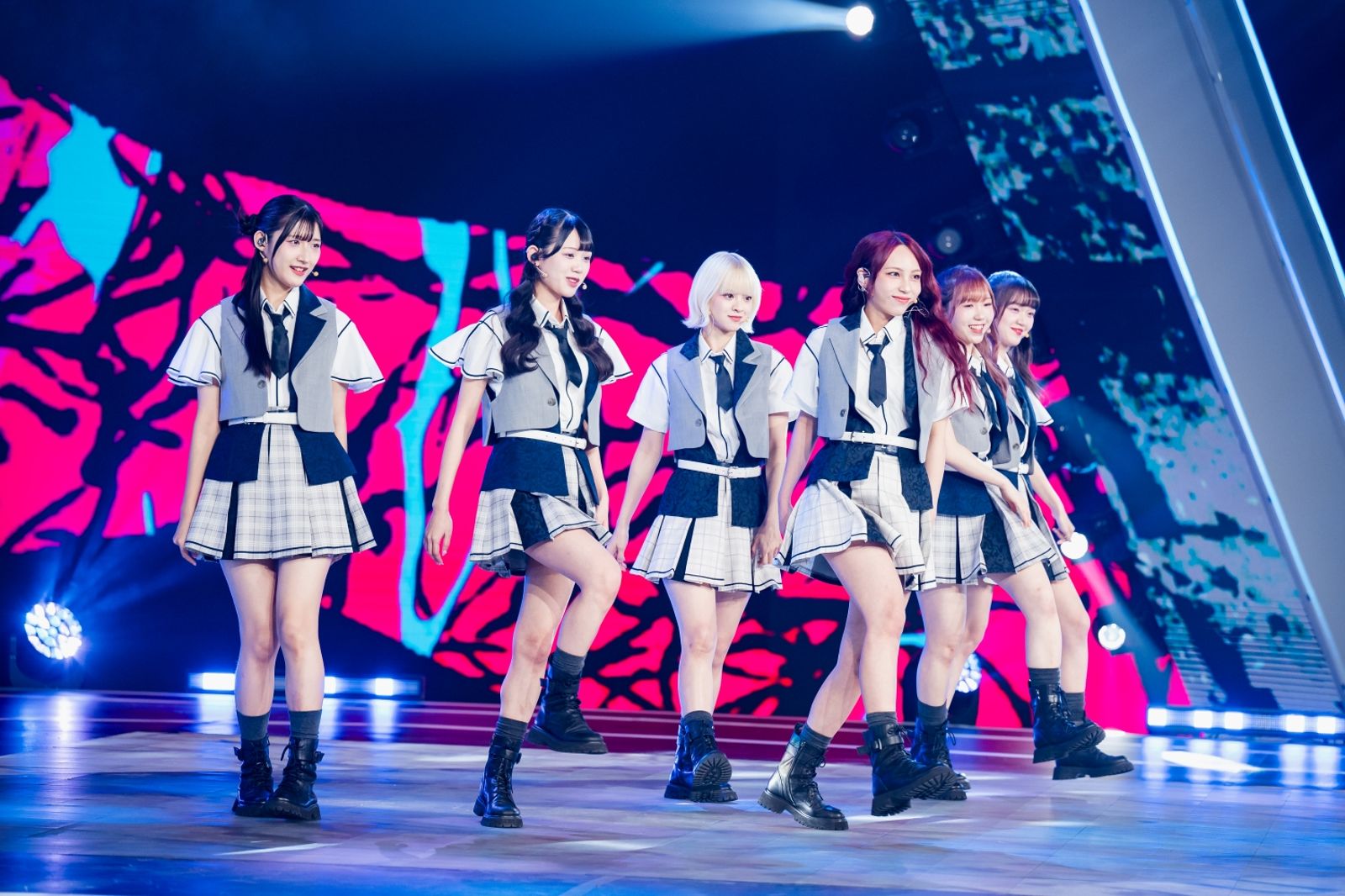 別再說護航！《宇宙啦啦隊》B2曝「女團出道」殘酷現實　不只看失誤、互評才是存活關鍵