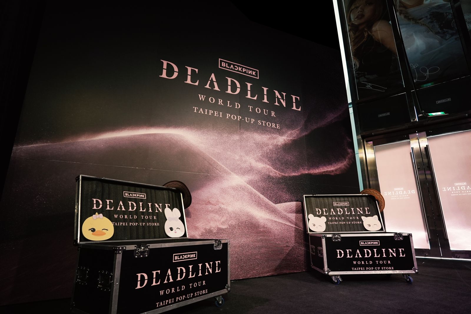 快閃店以「DEADLINE」巡演主題打造沉浸式空間。Live Nation Taiwan提供