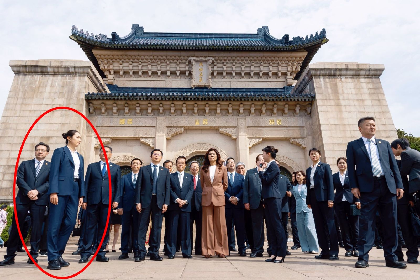 鄭麗文赴中「隨行美女」爆紅！中國第一女保鑣被起底　身分曝光