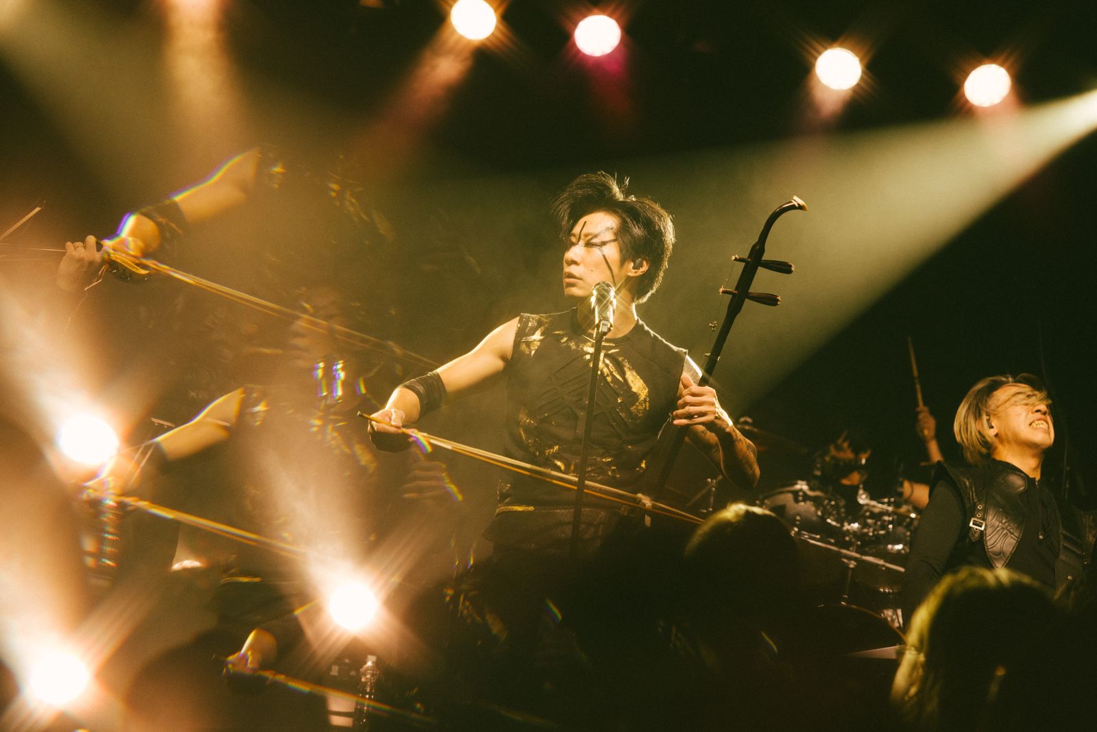 林昶佐脫了！精壯身材掀暴動　牛肉麵、鹹酥雞台味攻陷北歐