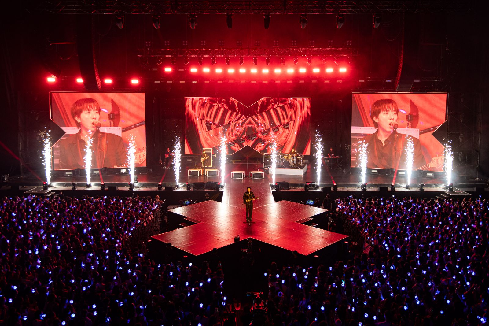 CNBLUE唱到一半台下有歌迷暈倒。和協整合行銷提供