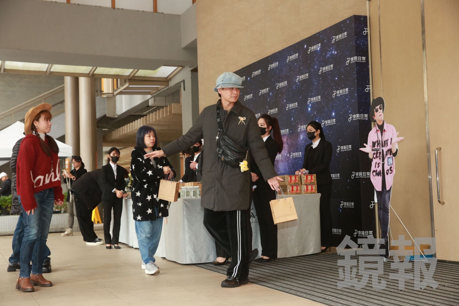 黃鐙輝默默現身。李鍾泉攝