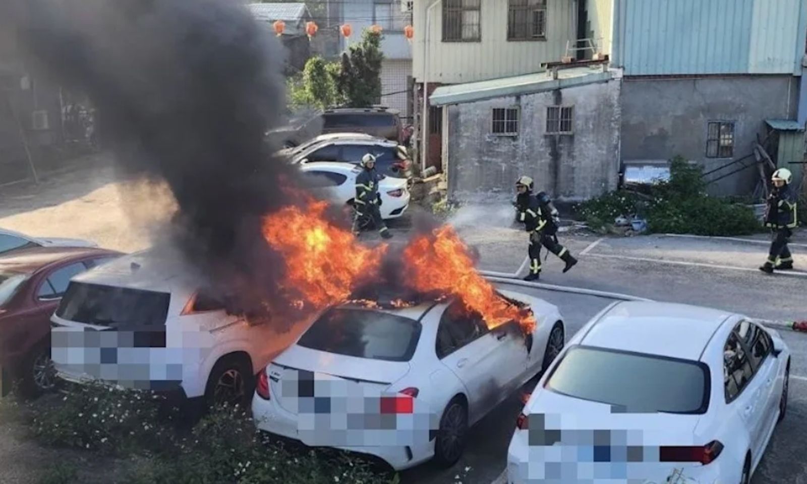 程姓男子在車內燒炭未果,延燒兩車反遭判刑。資料照
