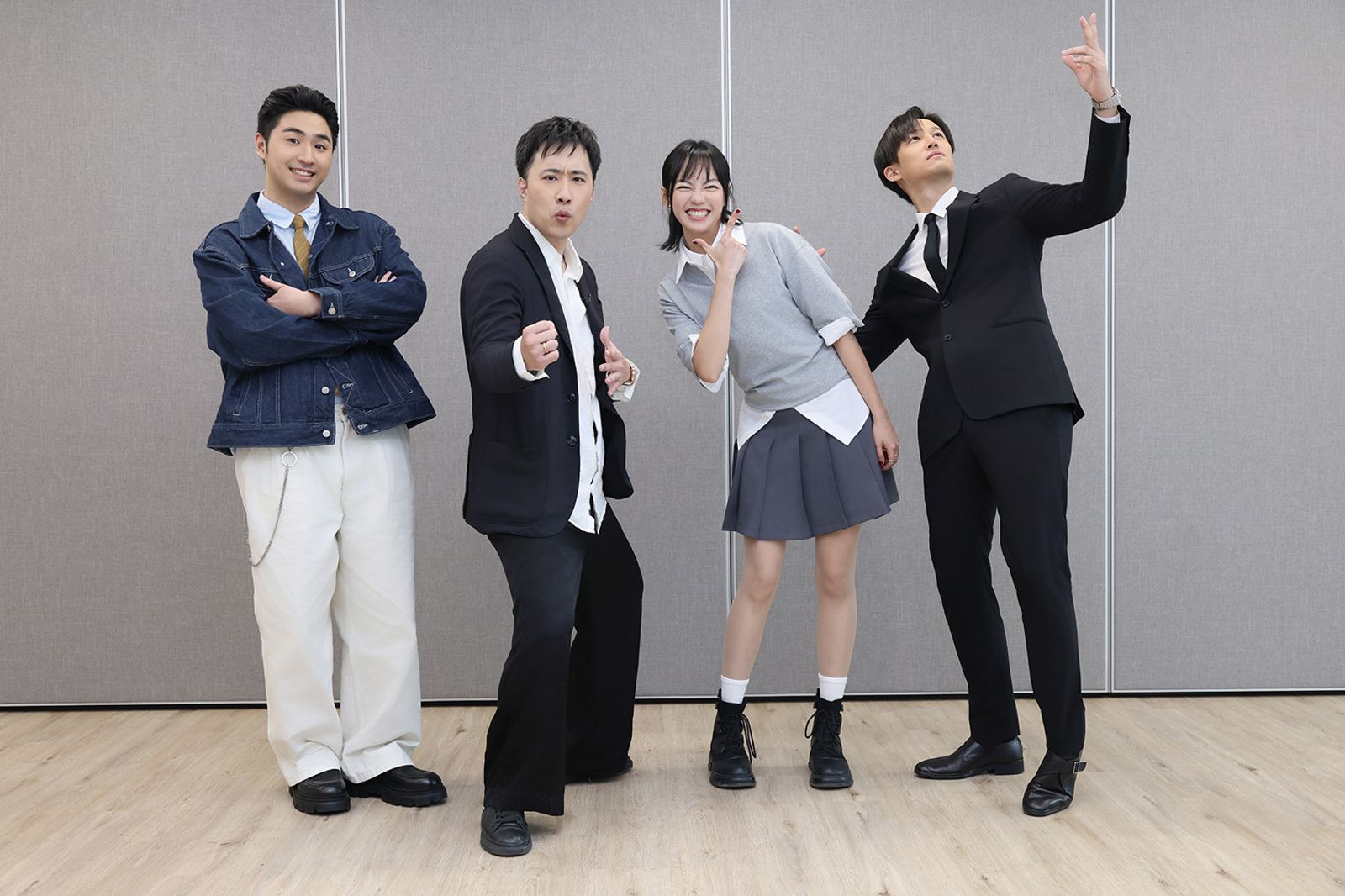 星二代徐新洋（左起）、余祥銓、焦曼婷、鹿希派一同主持。緯來提供