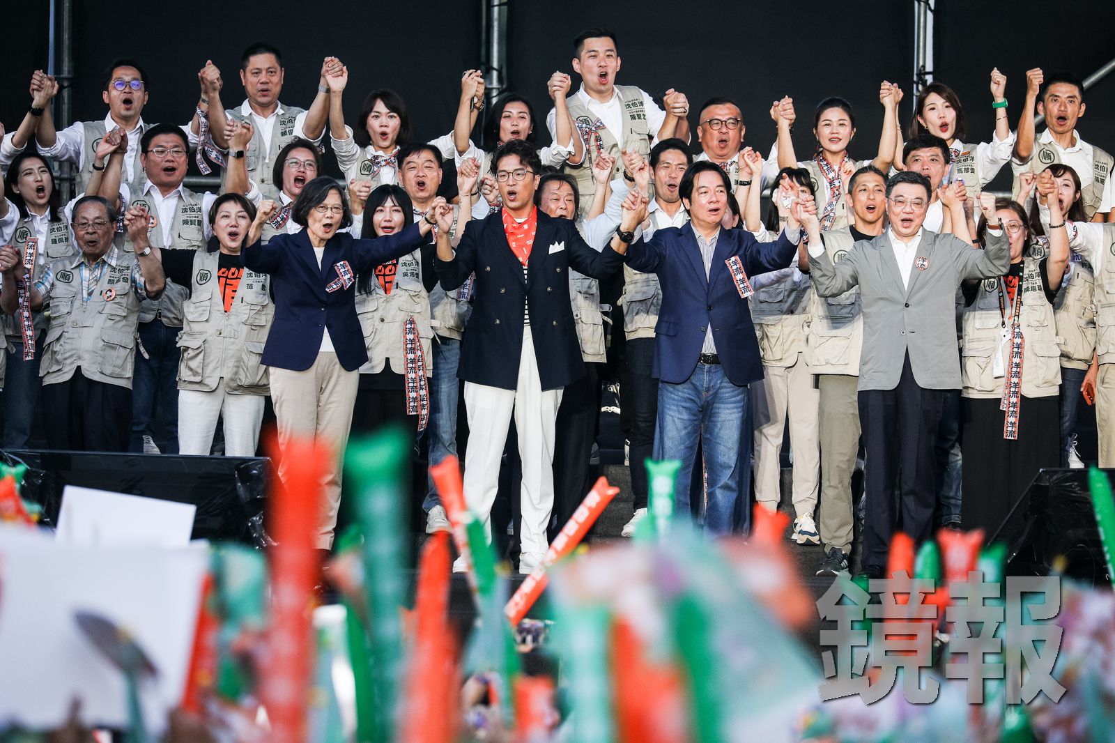 蔡英文4日親自出席沈伯洋競選總部成立大會，炒熱現場氣氛。攝影鄒保祥 