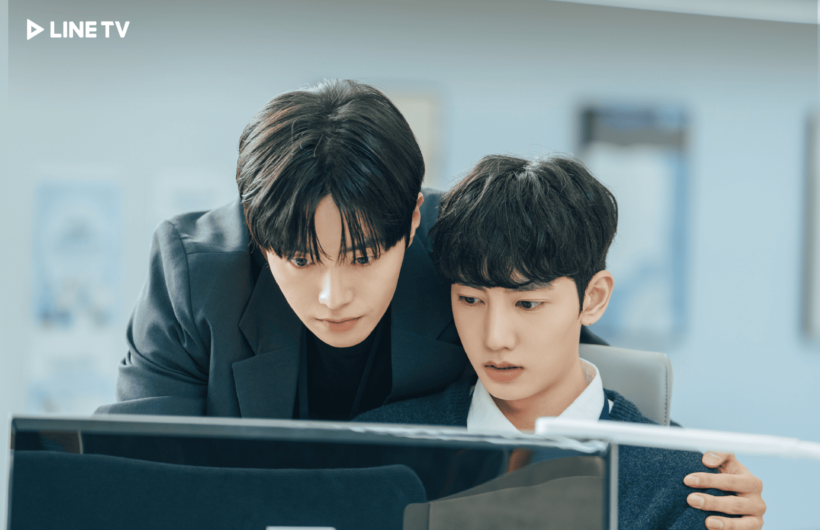 成升嘏、蔡鍾赫劇中在職場相遇。LINE TV提供