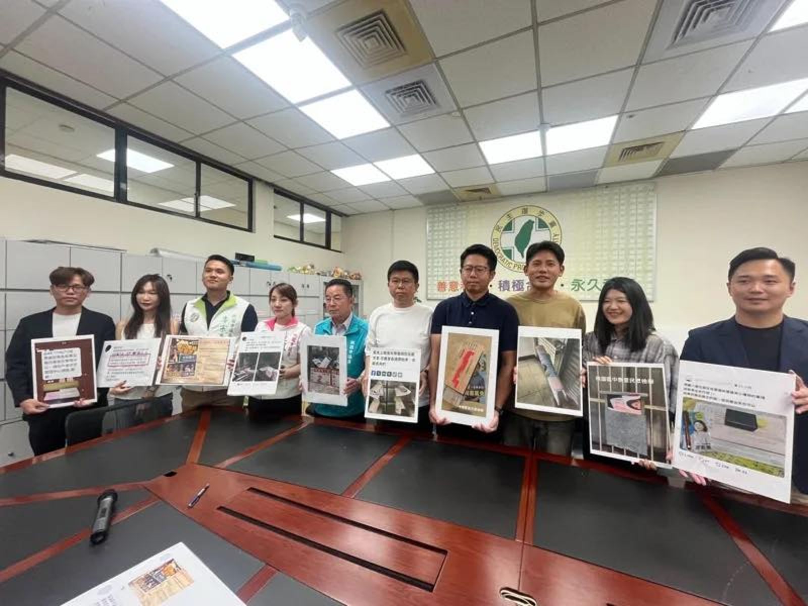 桃園反罷免文宣夾選舉公報不只一樁　綠議員向監院檢舉市府行政不中立