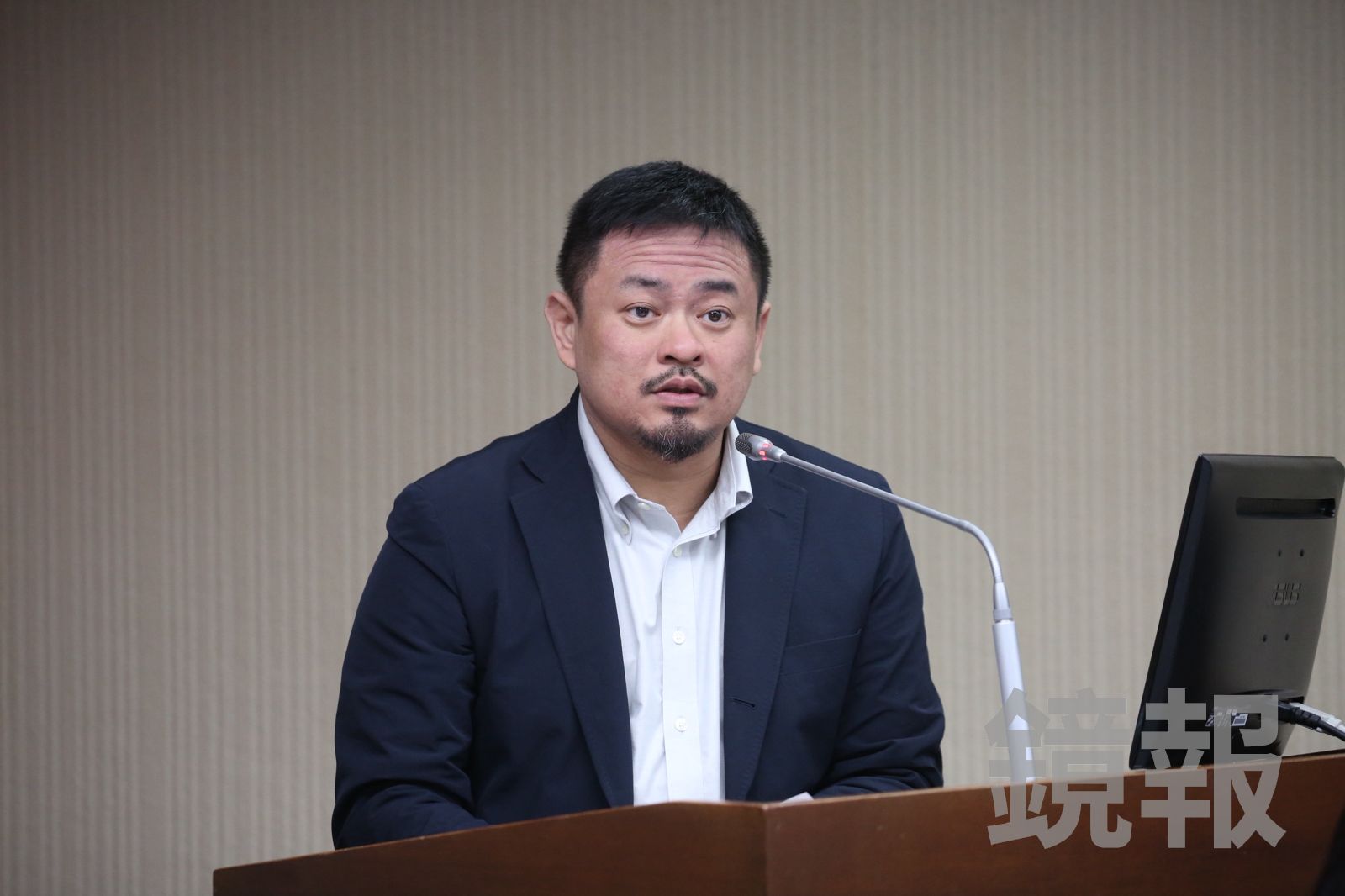 長榮空服員猝逝 洪申翰:請病假沒收全勤獎金不合理、將制度性保障