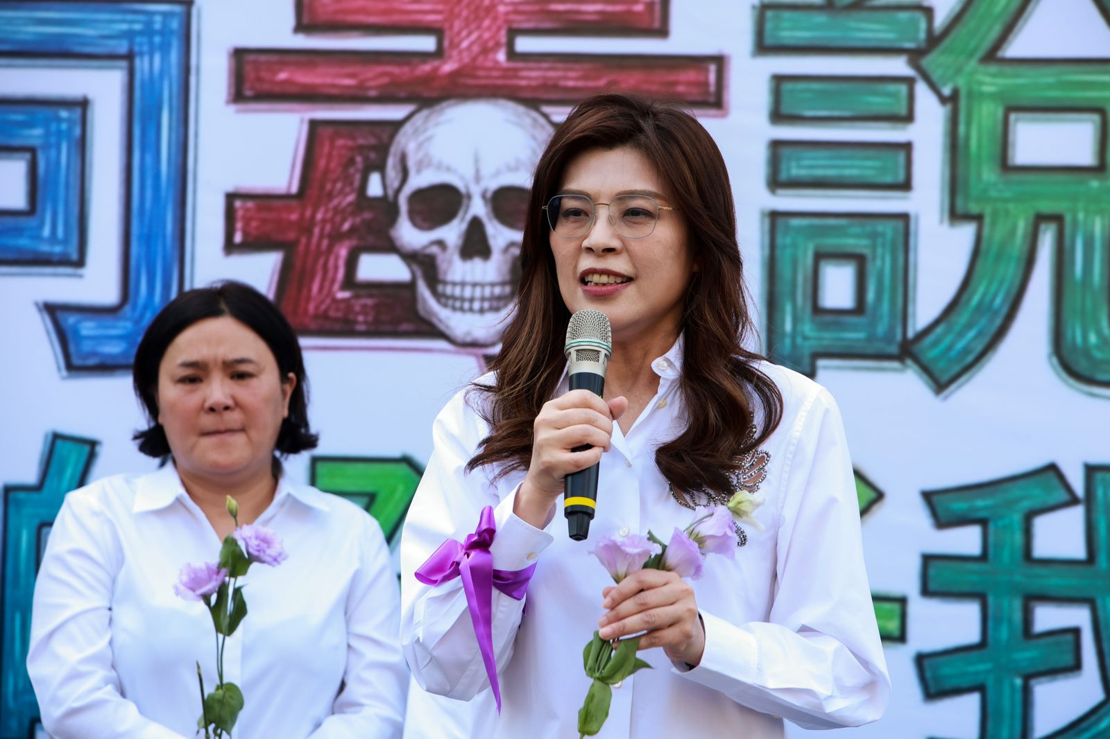 國民黨主席鄭麗文今天(9日)偕同女性黨公職於中央黨部前舉辦「向毒說不,我的孩子我守護」集會活動。圖/國民黨提供