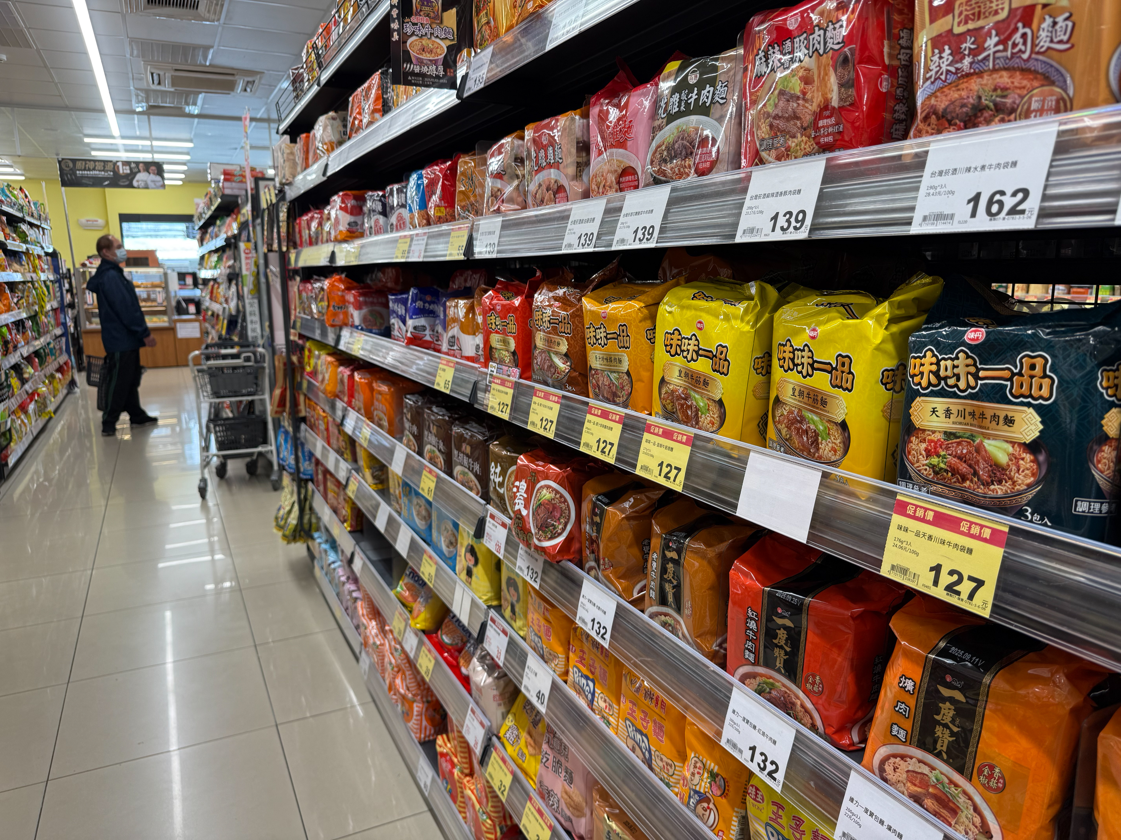 不是鳳梨酥、太陽餅!日本人來台旅遊狂掃「5款道地零食」…台人大讚:很懂買欸