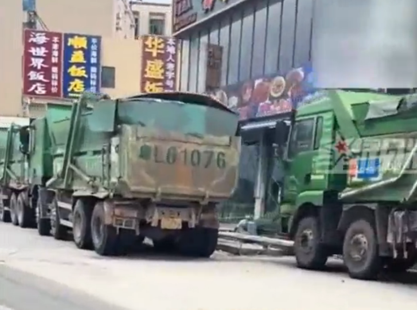 「風王」樺加沙內部結構震撼曝光！廣東店家派「卡車城牆」防災引熱議