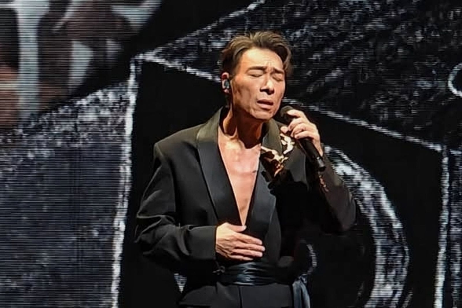 許志安距離上一次在紅館舉辦個人演唱會已相隔11年。圖/翻攝andyhuichion IG