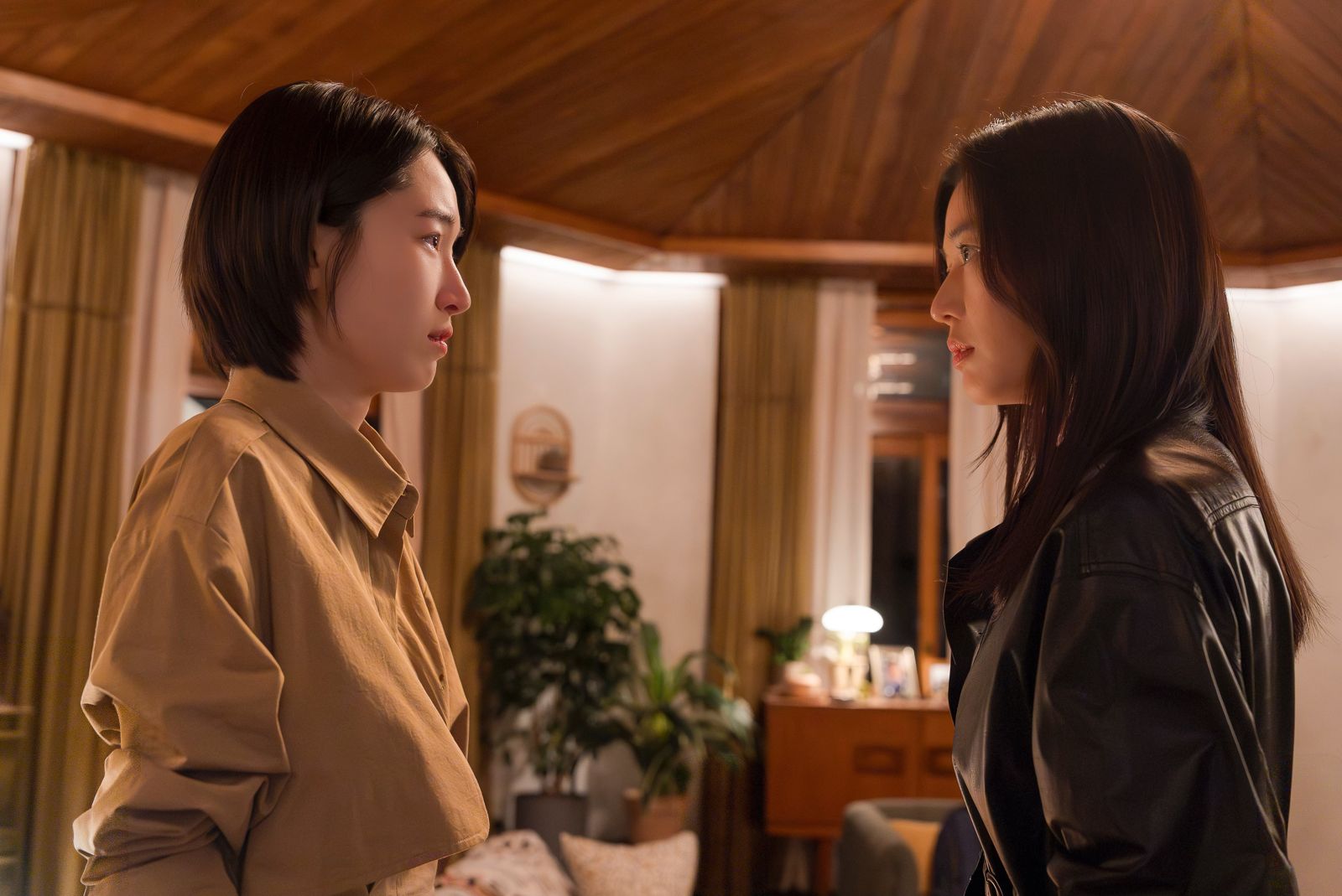 全智賢劇中金句連連，開嗆情婦的台詞更是大快人心。Disney+提供