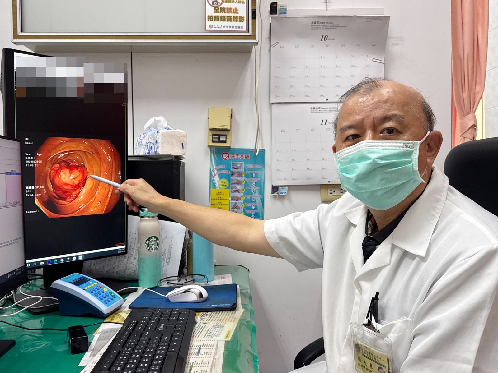 賴大豊指出,患者腸子內也看到至少5公分大小的腫瘤。圖/翻攝畫面