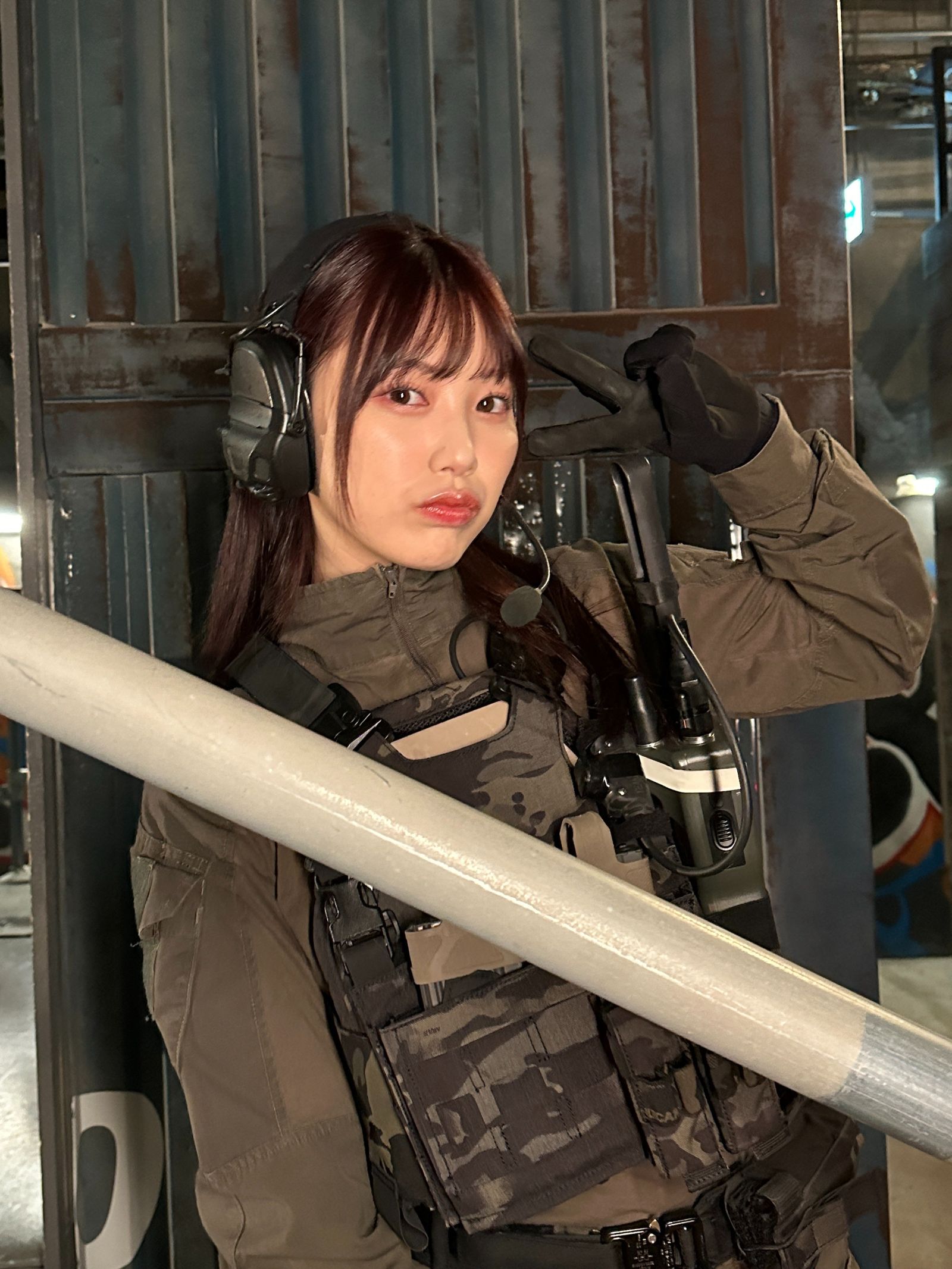 石川這次走野戰裝備路線。圖／翻自石川澪X