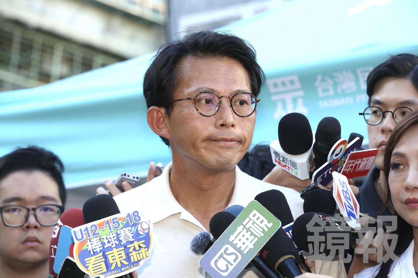 受訪時脫口「白癡問題」惹議　黃國昌駁：沒嗆記者、是說網友問題可笑