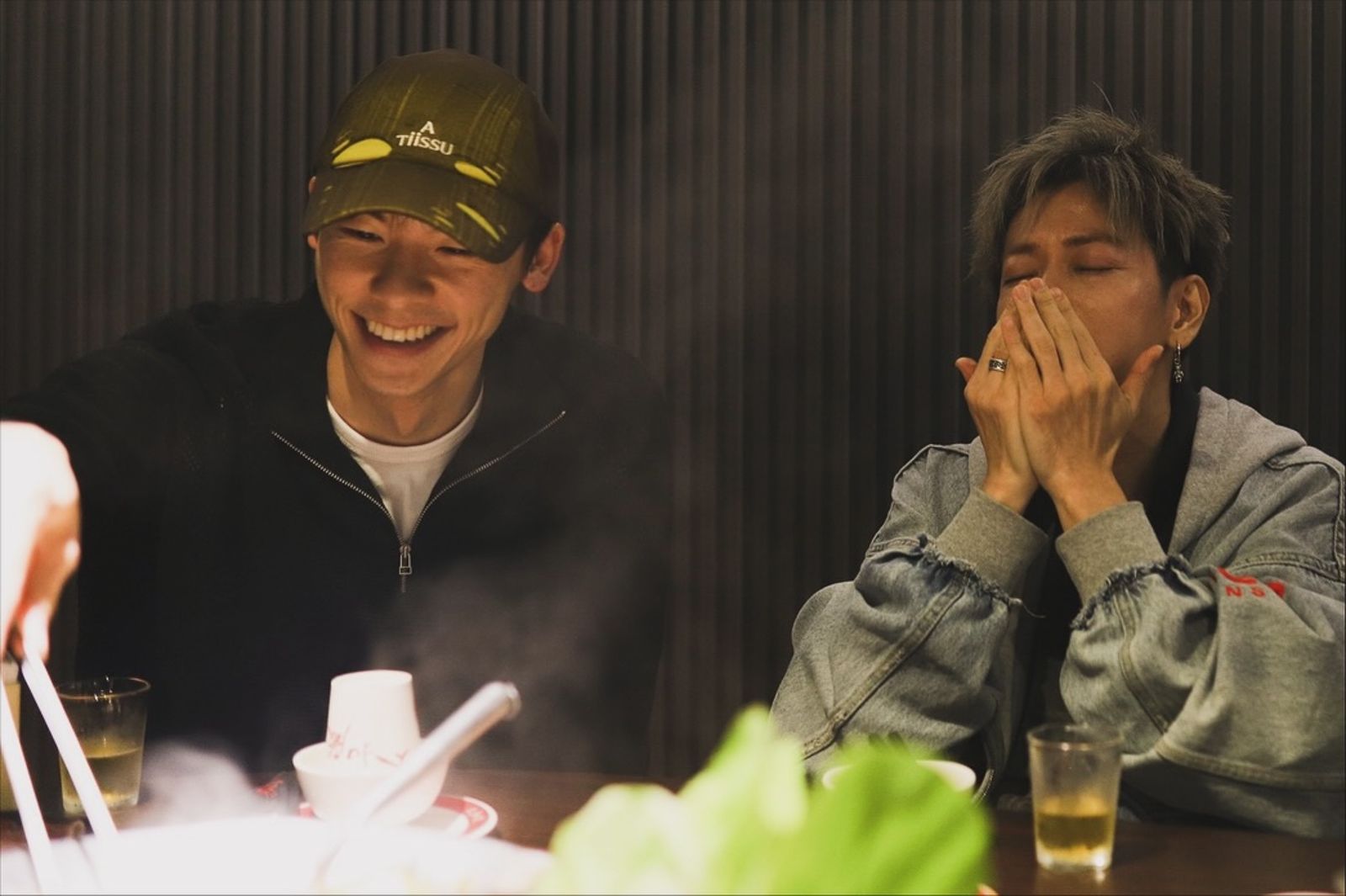 佐藤健(右)與許光漢吃得很開心。翻攝IG@takeruxxsato