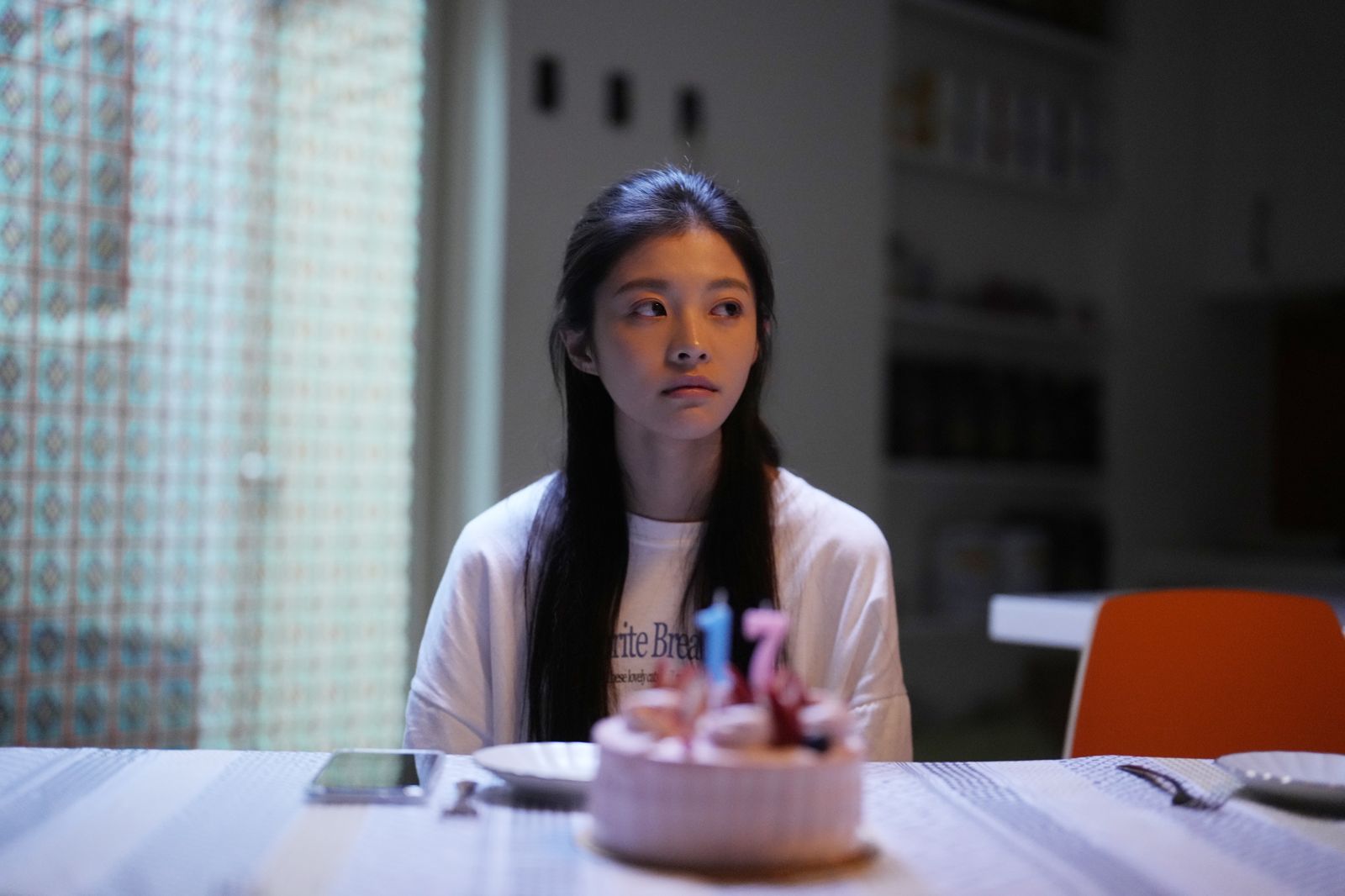 《看看你有多愛我》詹子萱飾演內向害羞的雙胞派妹妹。Hami Video提供