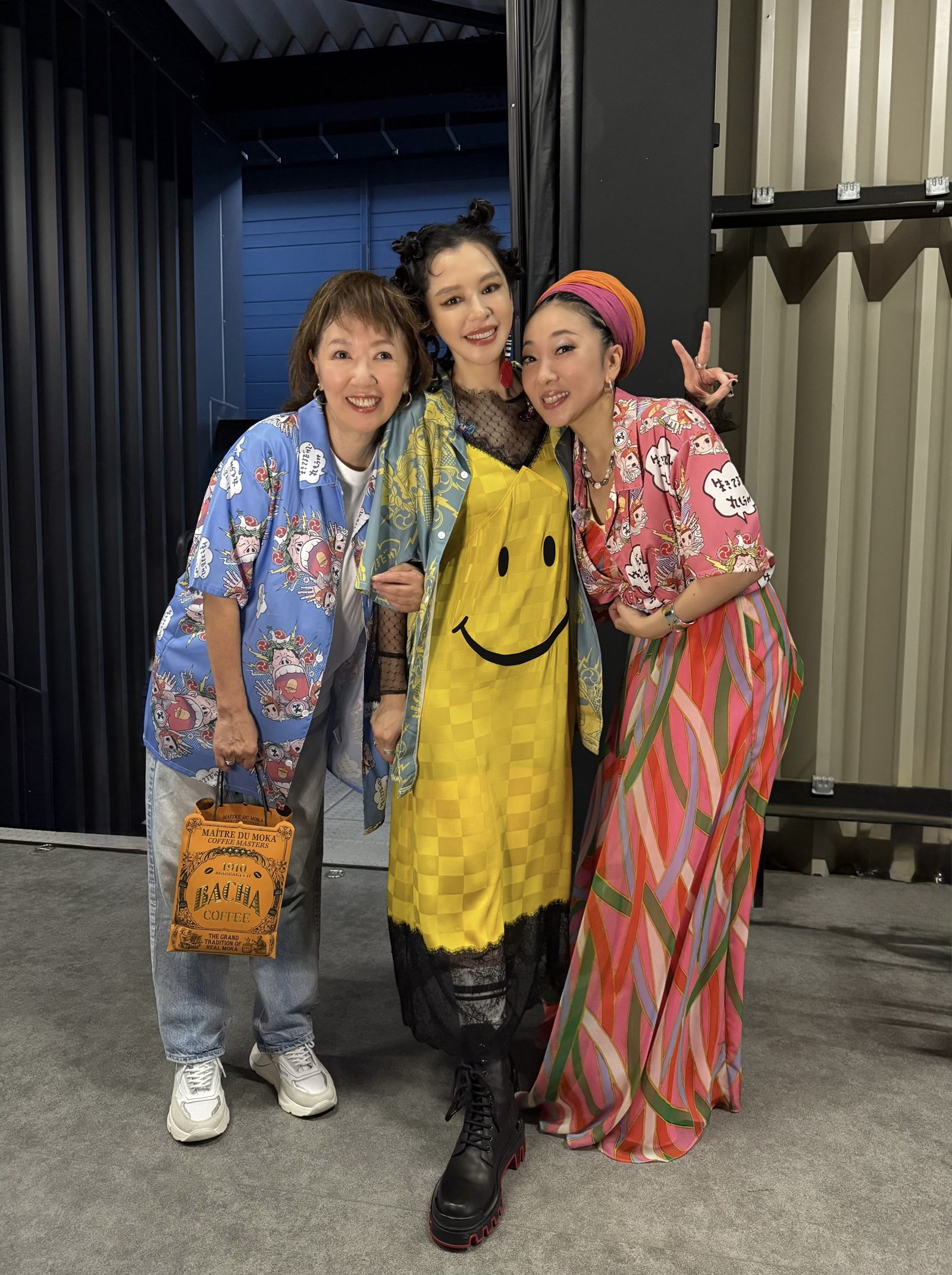 淺田美代子(左起)、徐若瑄及MISIA開心合照。 威威巖提供
