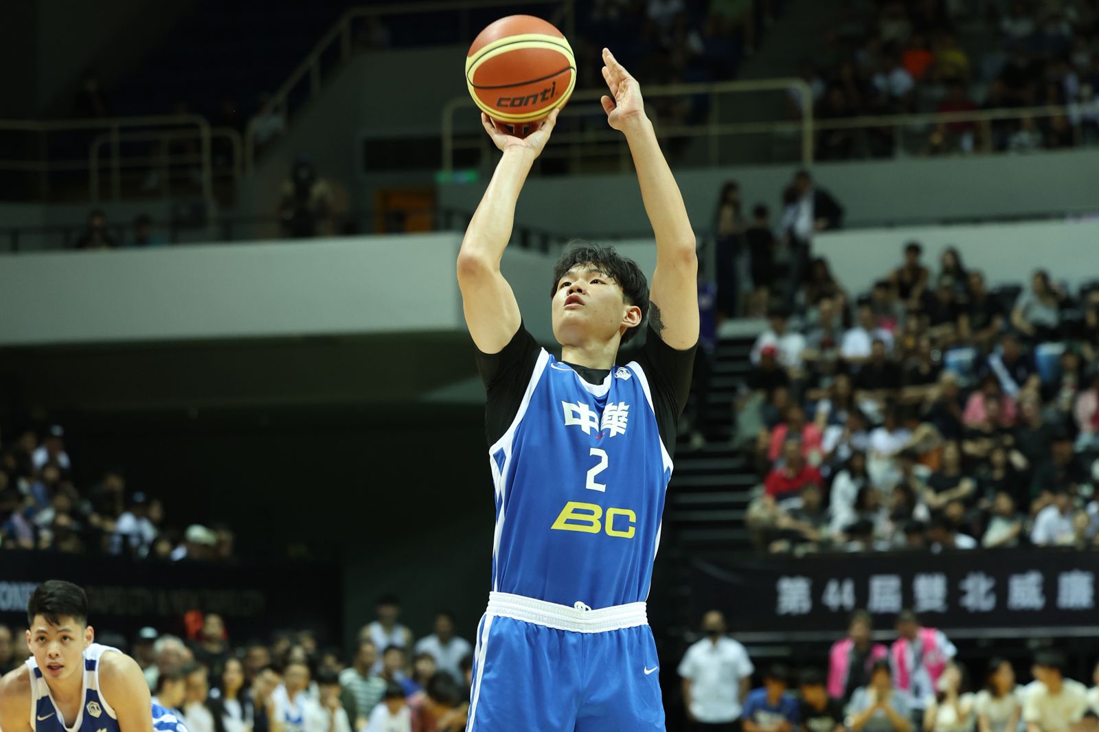 籃球／郭俊言對抗歸化內線不畏戰　中華白惜敗巴林