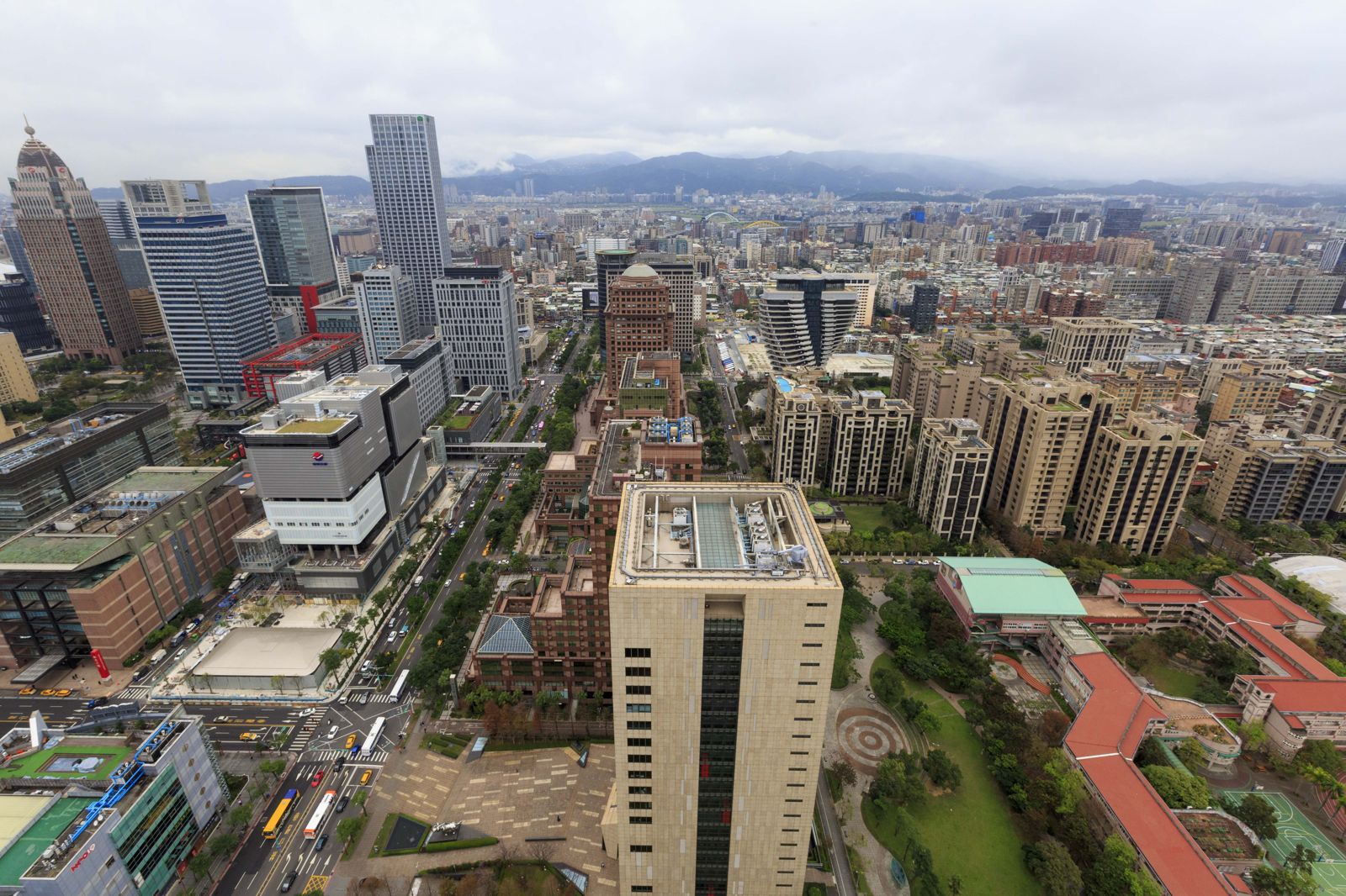 房市冷但交屋潮無情襲來　專家：供給賣壓讓買家有望撿便宜