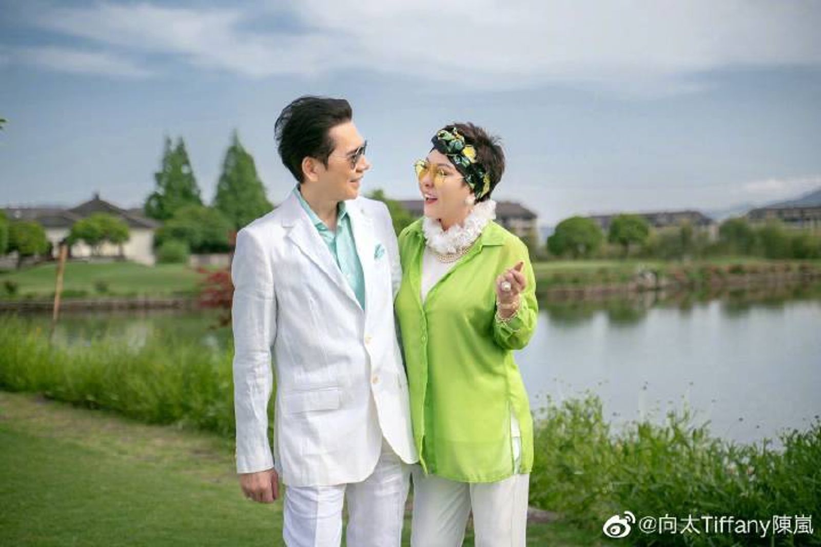 結婚40年驚傳分房睡!77歲向華強認了「60歲後不同房」 曝向太床上習慣「各做各的」