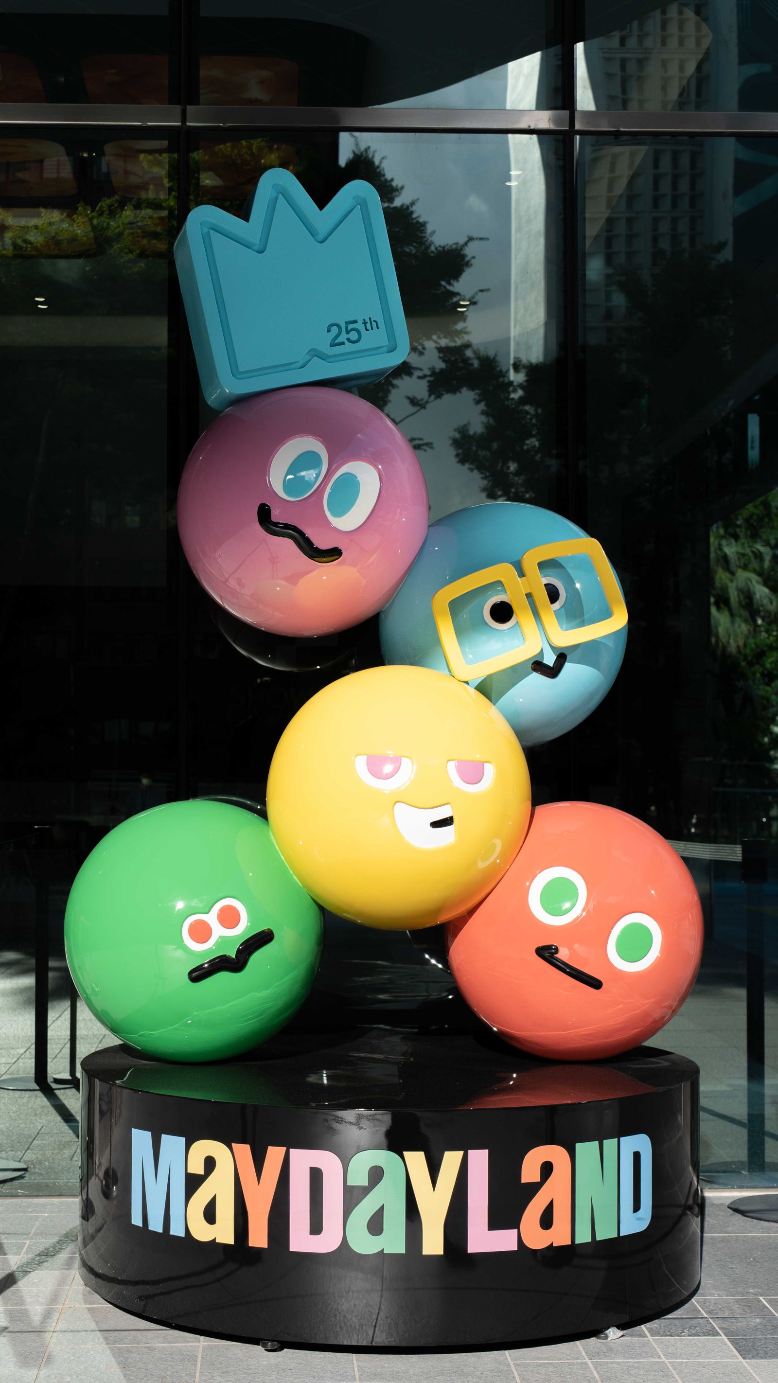MAYDAYLAND反應熱烈，戶外藝術裝置將延長到7月底。相信音樂提供