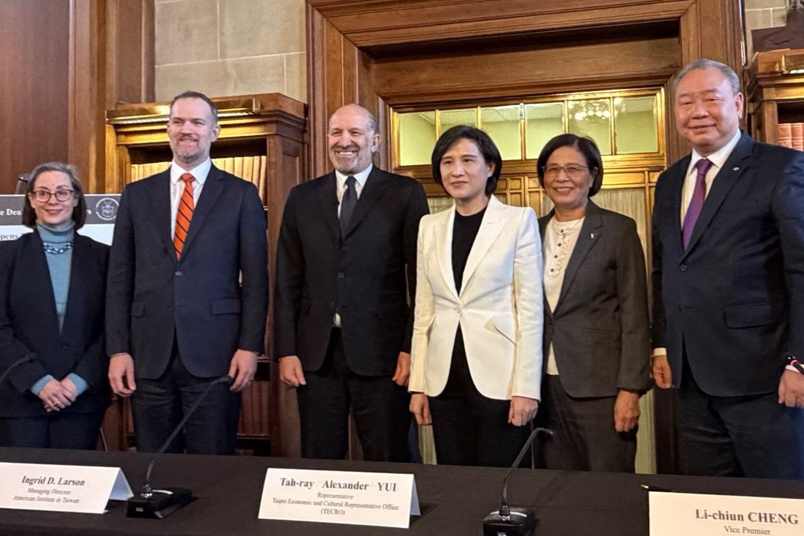 經貿新局／台美關稅從32％降至15％！鄭麗君多次赴美磋商　完整「談判時間軸」曝光