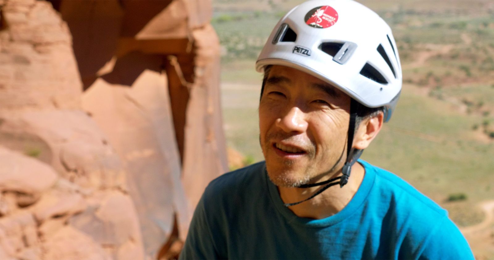 全盲仍奪4屆冠軍　小林幸一郎攀1863公尺漁夫塔「看見」最美麗景致