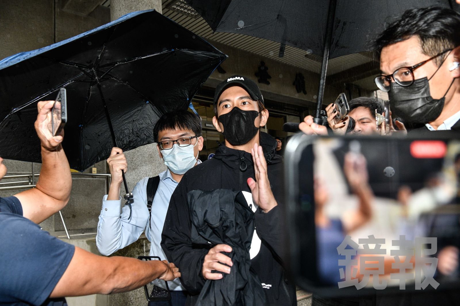 修杰楷昨日被拘提到案。