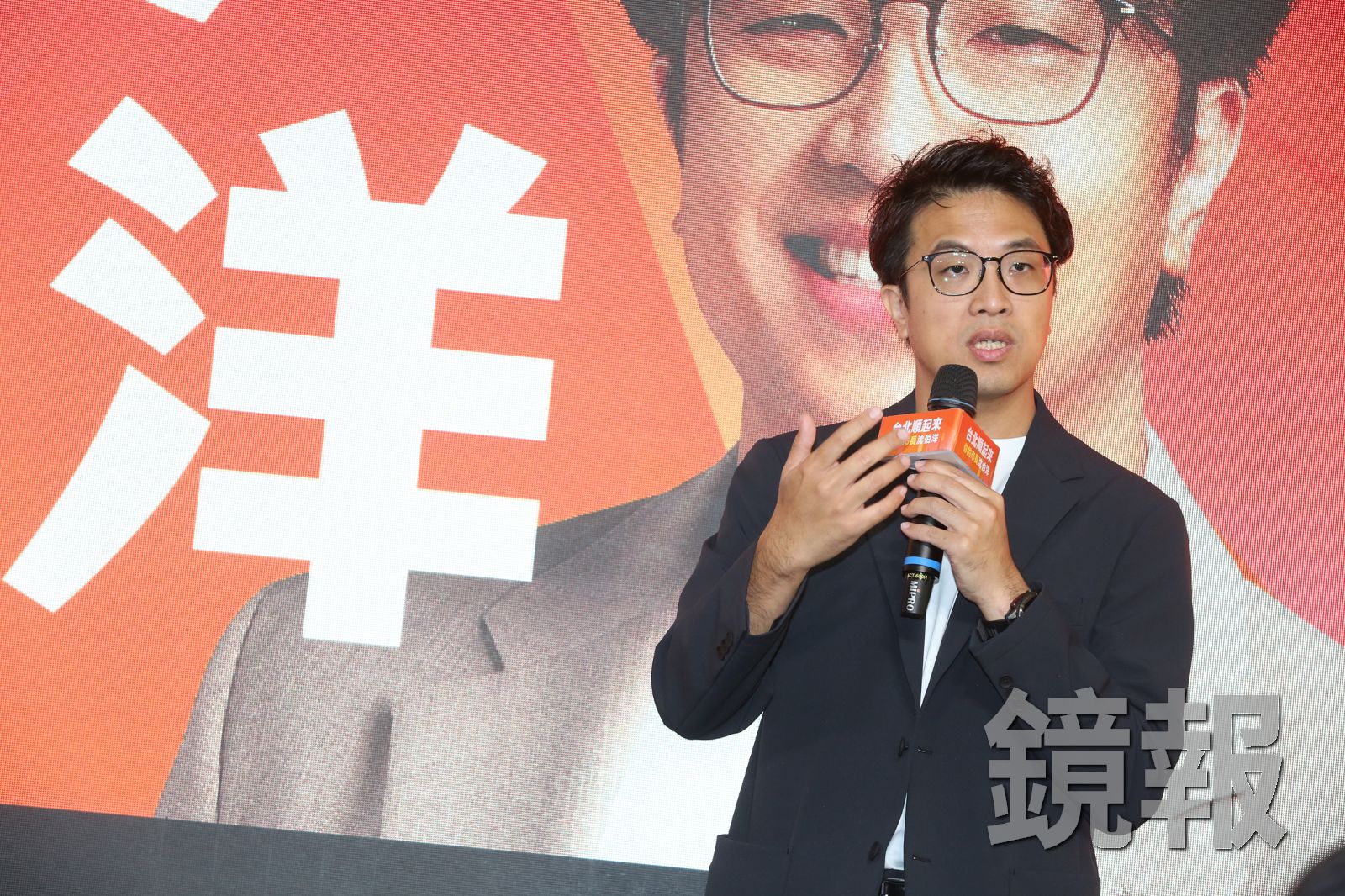 民進黨台北市長候選人沈伯洋指出,最新民調看好度遠遠落後,擔心大家不看好就不出來投票。資料照片。攝影董孟航
