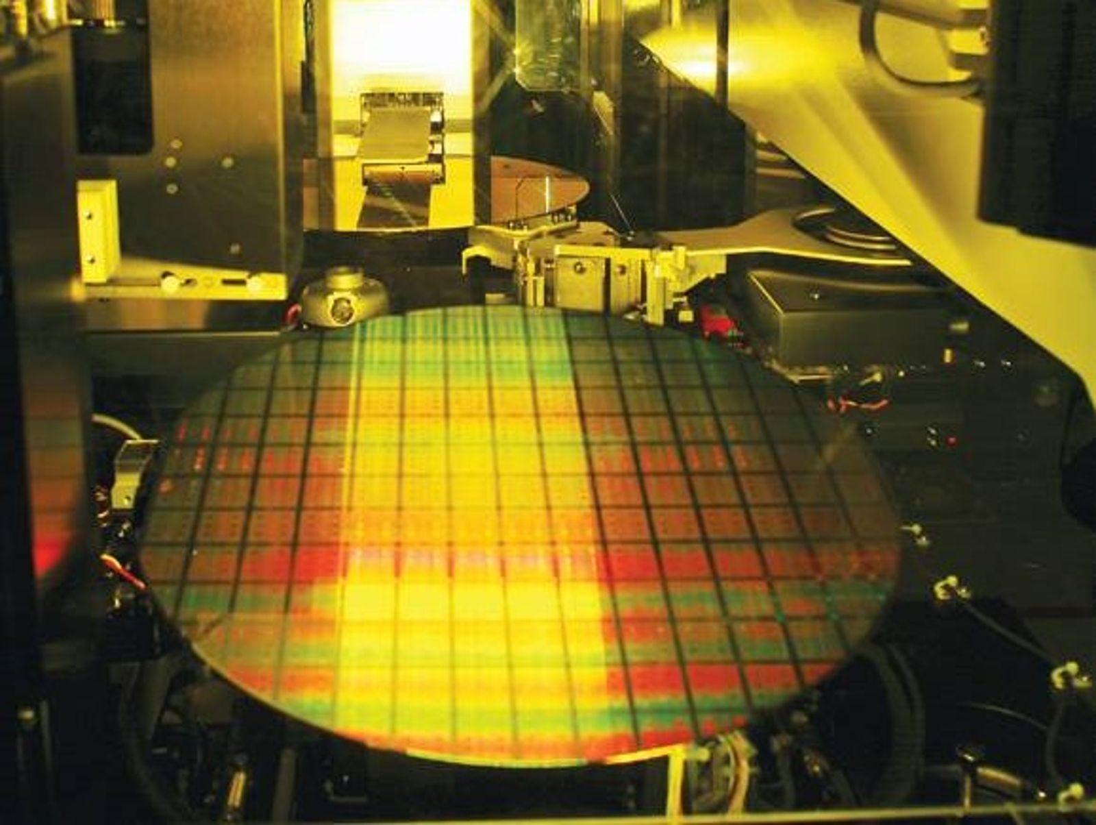 下一個千億主角主動式台股ETF　11月收黑它狂吸268億元