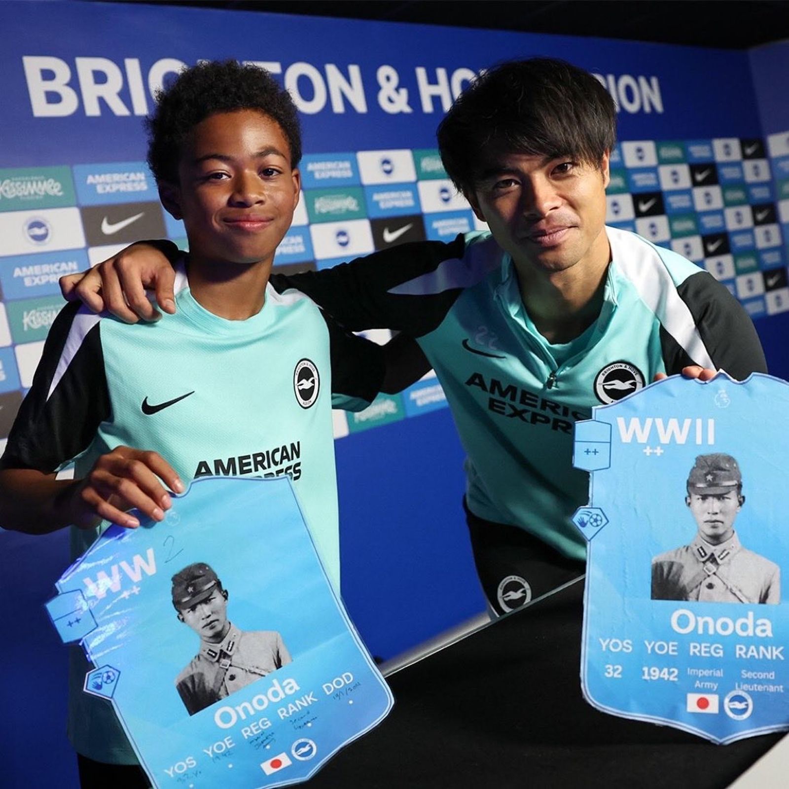 日國腳持「二戰日本最後兵」合照陸網炸鍋 球迷傻眼:一次冒犯三國